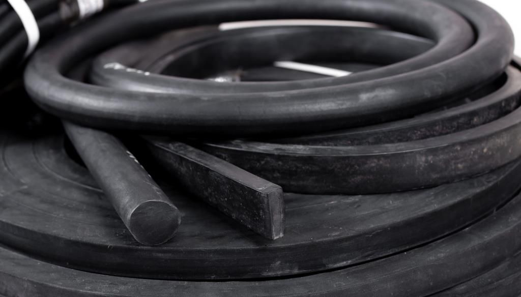 Шнур резиновый уплотнительный черный монолитный жесткий круглый 63 мм длина 2,5 метра