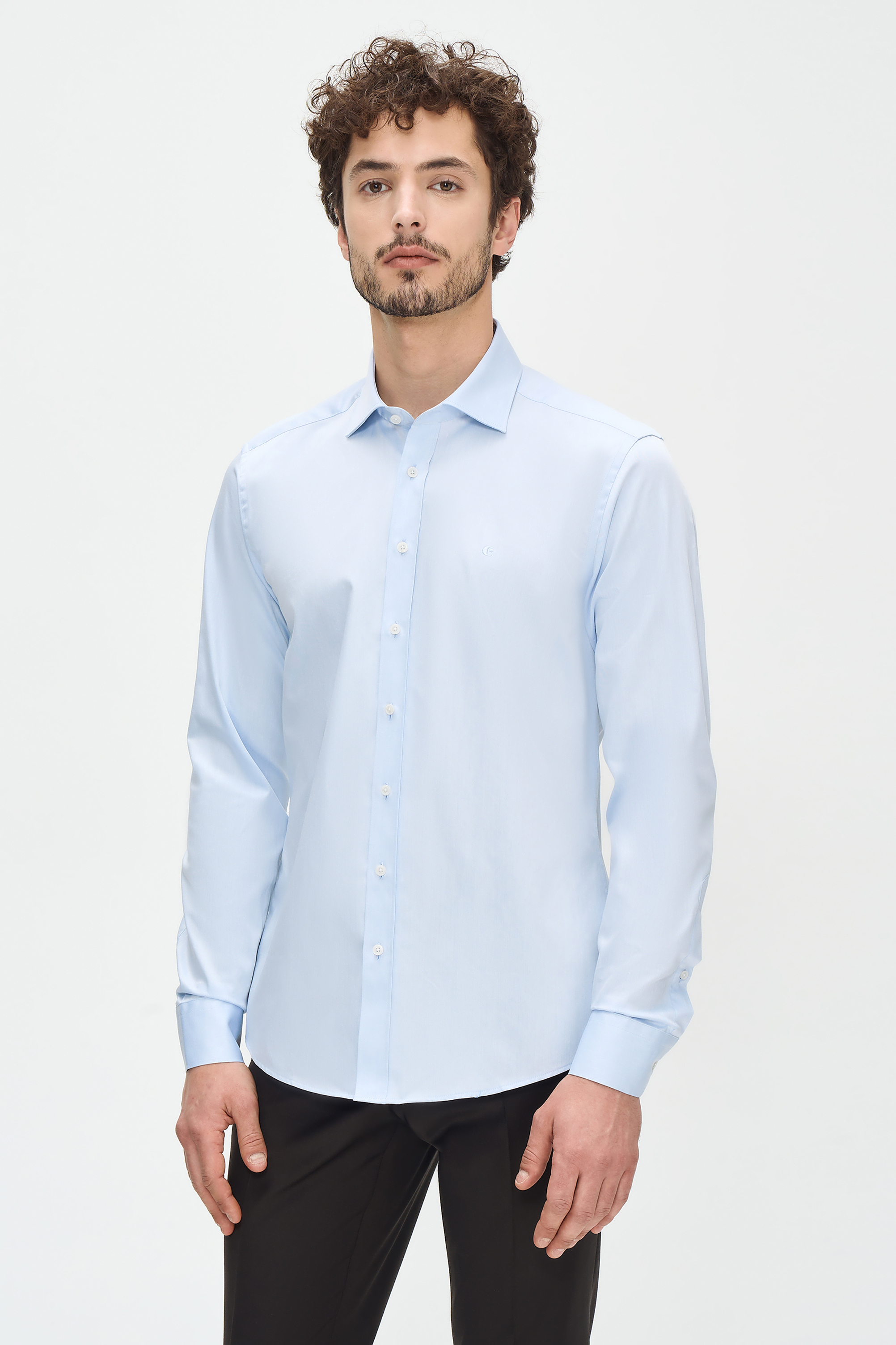 

Рубашка мужская Cacharel G051SZ0040SETAHAI голубая 38, Голубой, G051SZ0040SETAHAI