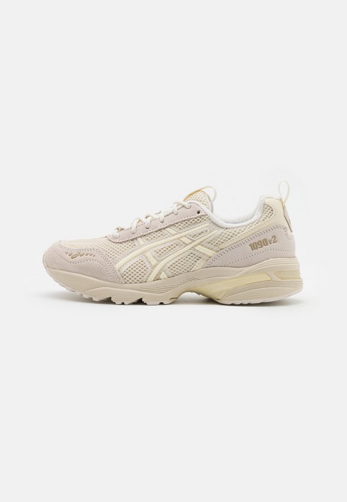 

Кроссовки женские Asics Sportstyle Gel-1090V2 Unisex бежевые 36 EU (доставка из-за рубежа), Бежевый, Sportstyle Gel-1090V2 Unisex