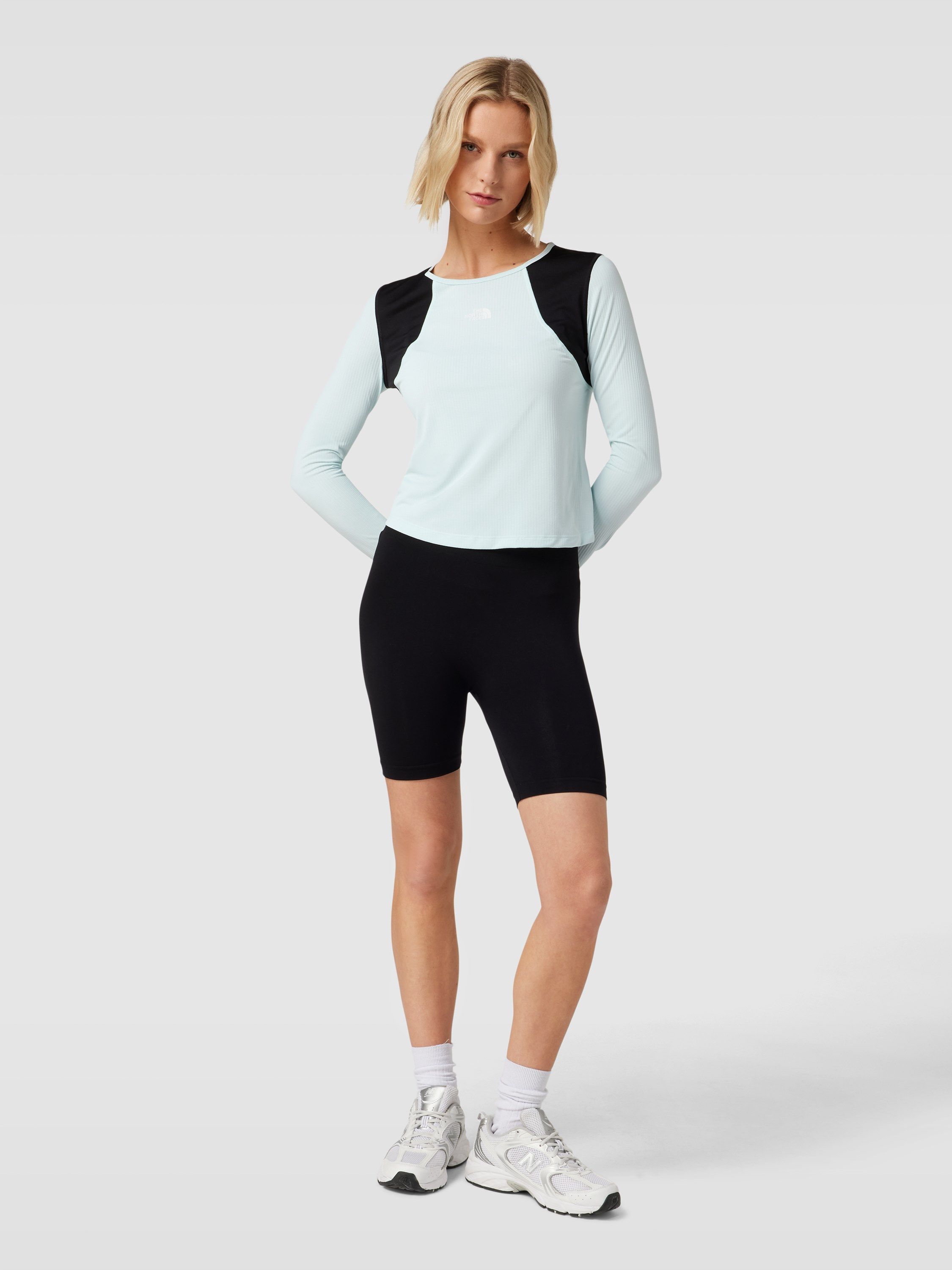 

Лонгслив женский The North Face 1714146 голубой L (доставка из-за рубежа), 1714146