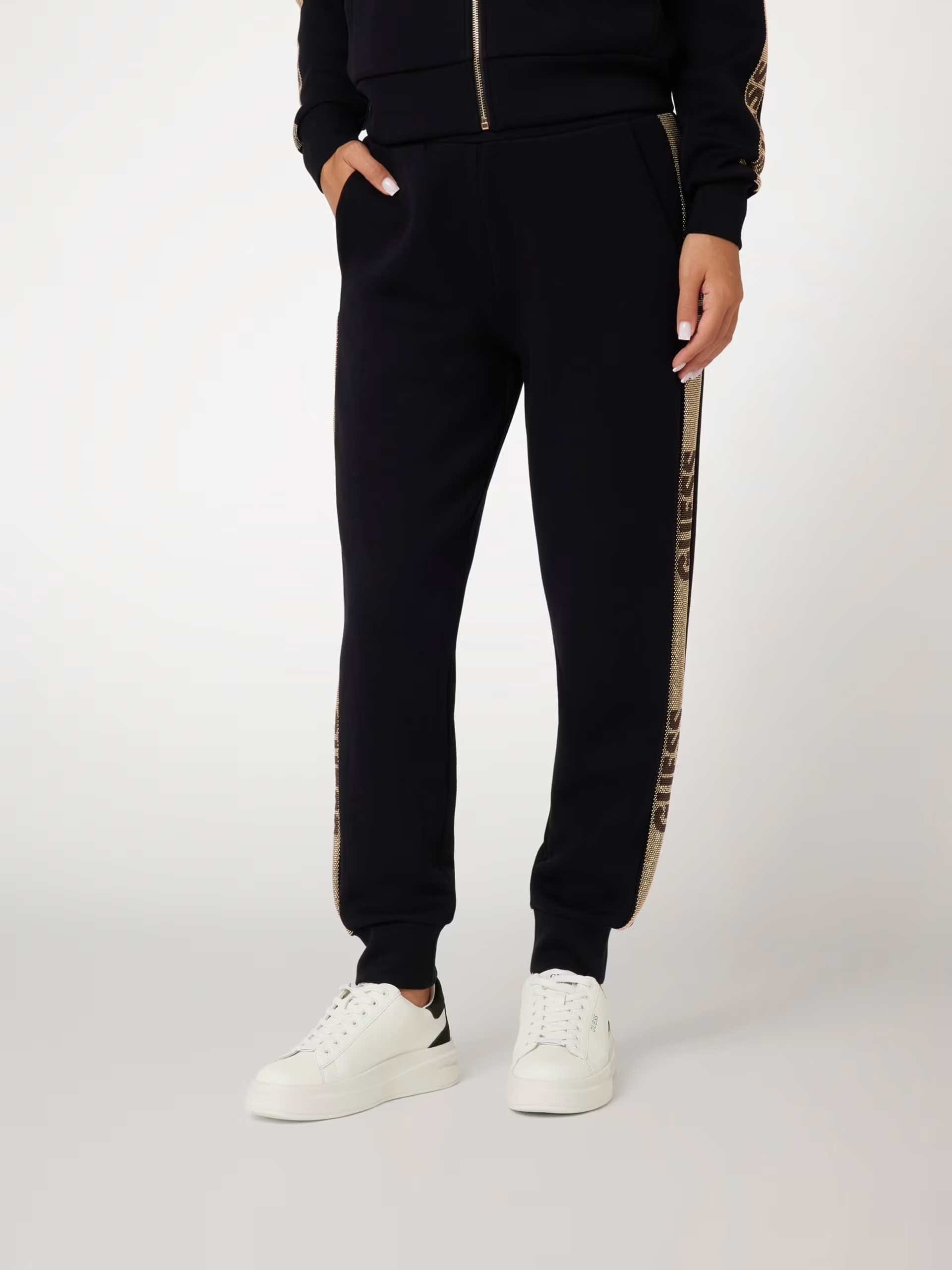 Спортивные брюки женские Guess Studs Logo Sweatpants W4YB40KBYE2 черные M