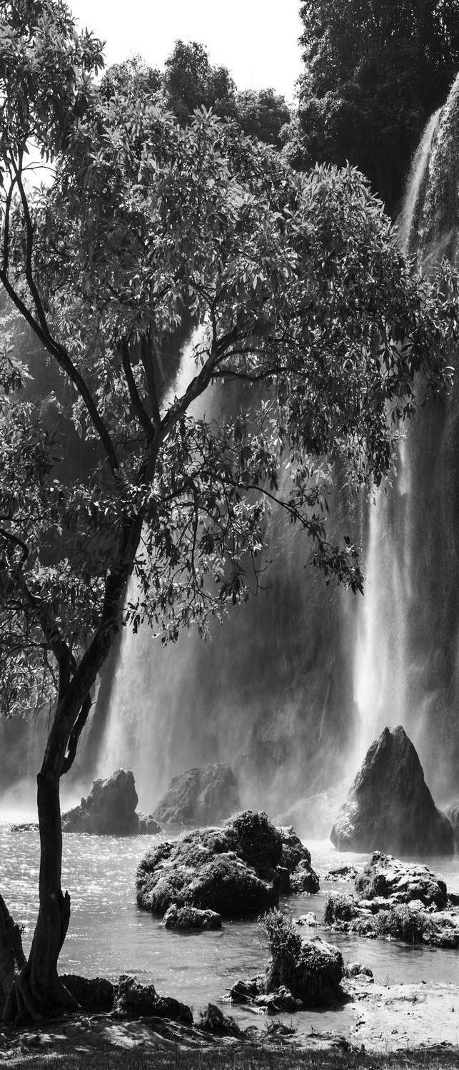 фото Самоклеющиеся фотообои "водопад во вьетнаме", 90x210 см, эффект черно-белый фотообои.рф