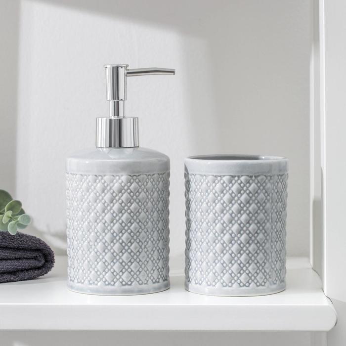 фото Набор для ванной комнаты бусы, 2 предмета дозатор для мыла, стакан, серый sima-land