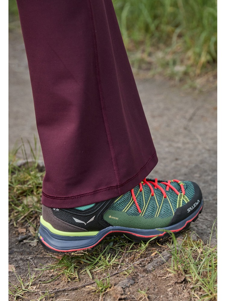 

Кроссовки женские Salewa S2041A01P зеленые 40.5 EU, Зеленый, S2041A01P