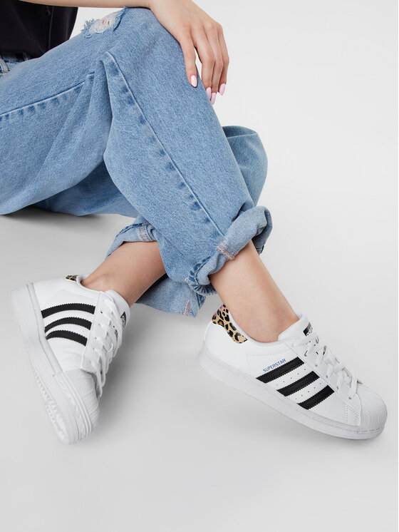 

Кроссовки Superstar J GW4062 adidas белый 38,5 EU, Superstar J GW4062