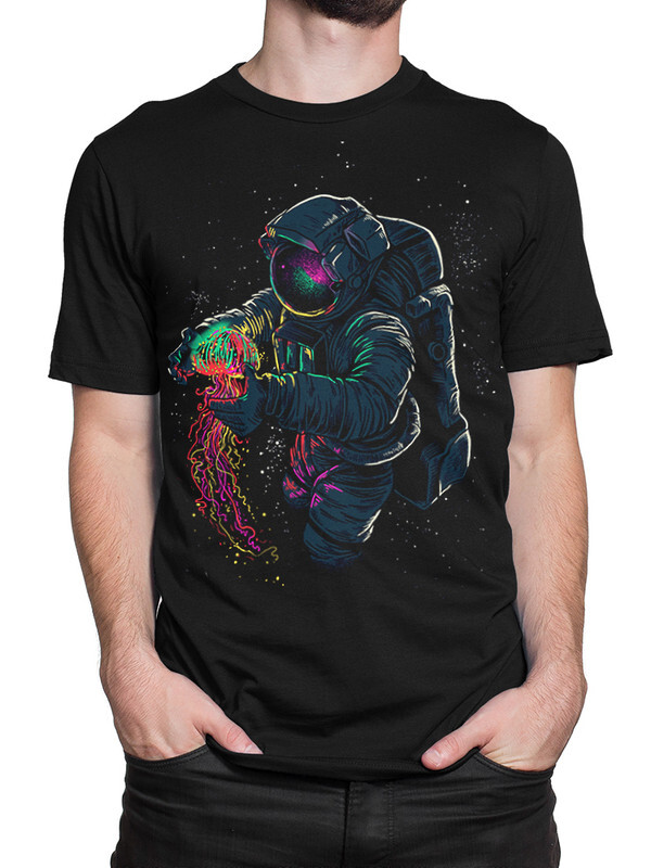 

Футболка мужская Dream Shirts Космонавт черная S, Черный, Космонавт