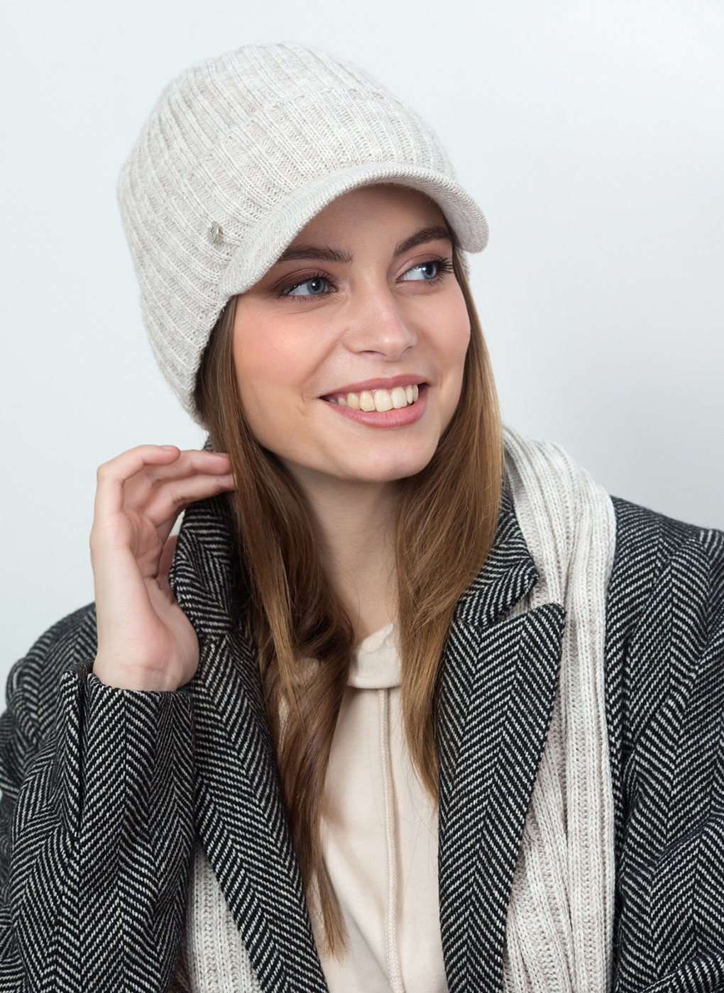 

Шапка женская Каляев 58200 слоновая кость, р. 56-58, 58200