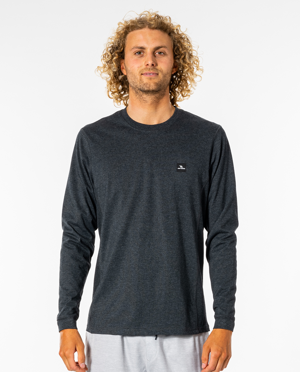 

Лонгслив мужской Rip Curl VAPORCOOL PIVOT L/S TEE черный S, VAPORCOOL PIVOT L/S TEE