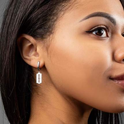 Серьги "Лезвие": Смелость, Стиль и СимволизмВ мире ювелирных изделий, где множество украшений стремятся завоевать внимание своими  ...