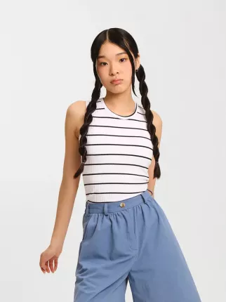 Топ — айтем, который уже успел стать бессмертной классикой! С ним любой аутфит становится эффектным, а  ...