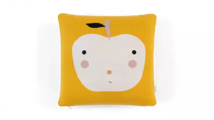Декоративная подушка Funny apple - внесет завершающий штрих в интерьер детской спальни. Она прекрасно гармонирует с  ...