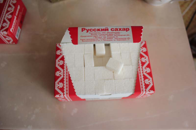Сколько сахара в 1 кубике. Сахар рафинад русский 500гр. Сахар рафинад 500 грамм. Сахар рафинад кусковой вес 1 кусочка. Сахар рафинад вес 1 кубика.