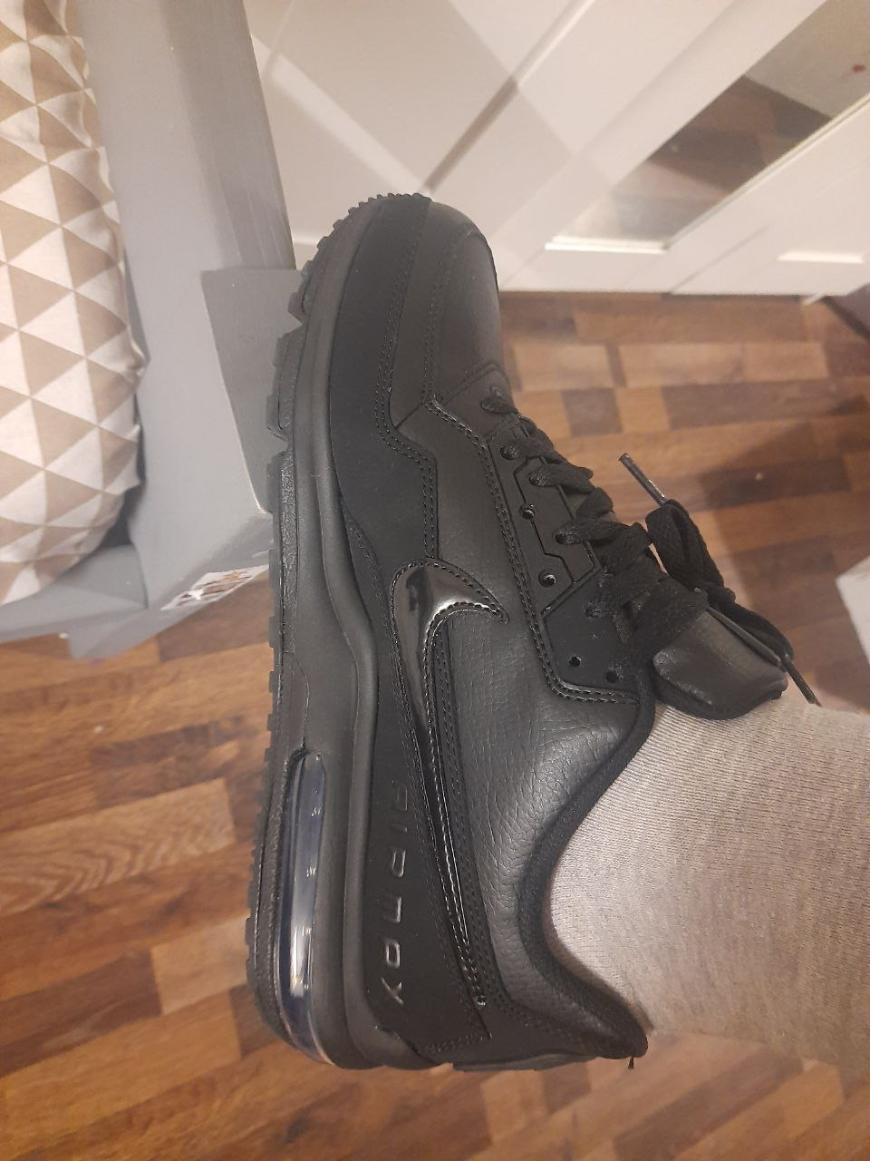 air max ltd 3 triple black