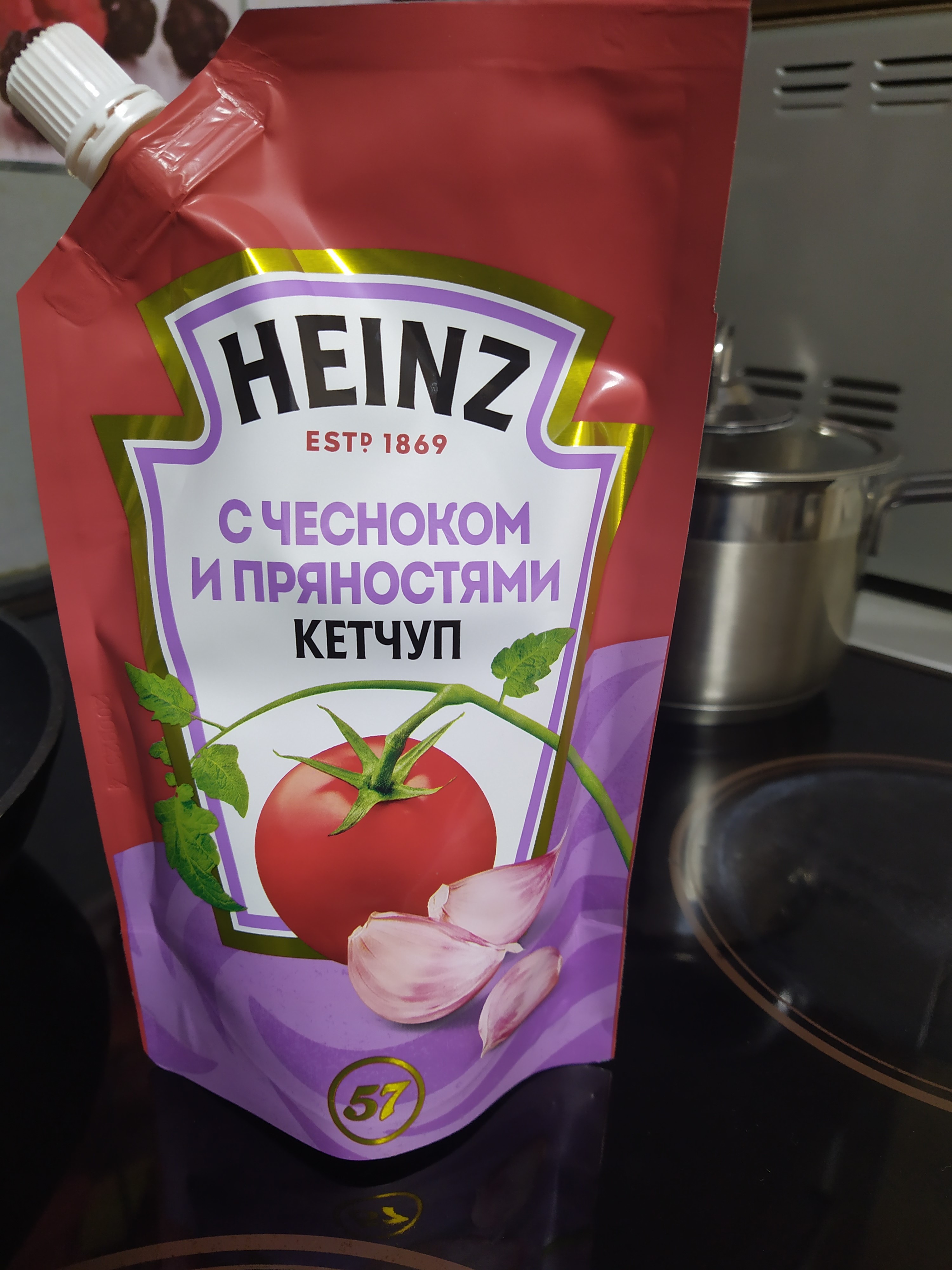 Кетчуп Heinz С чесноком и пряностями 320 г - отзывы покупателей на  маркетплейсе Мегамаркет | Артикул: 100029462988