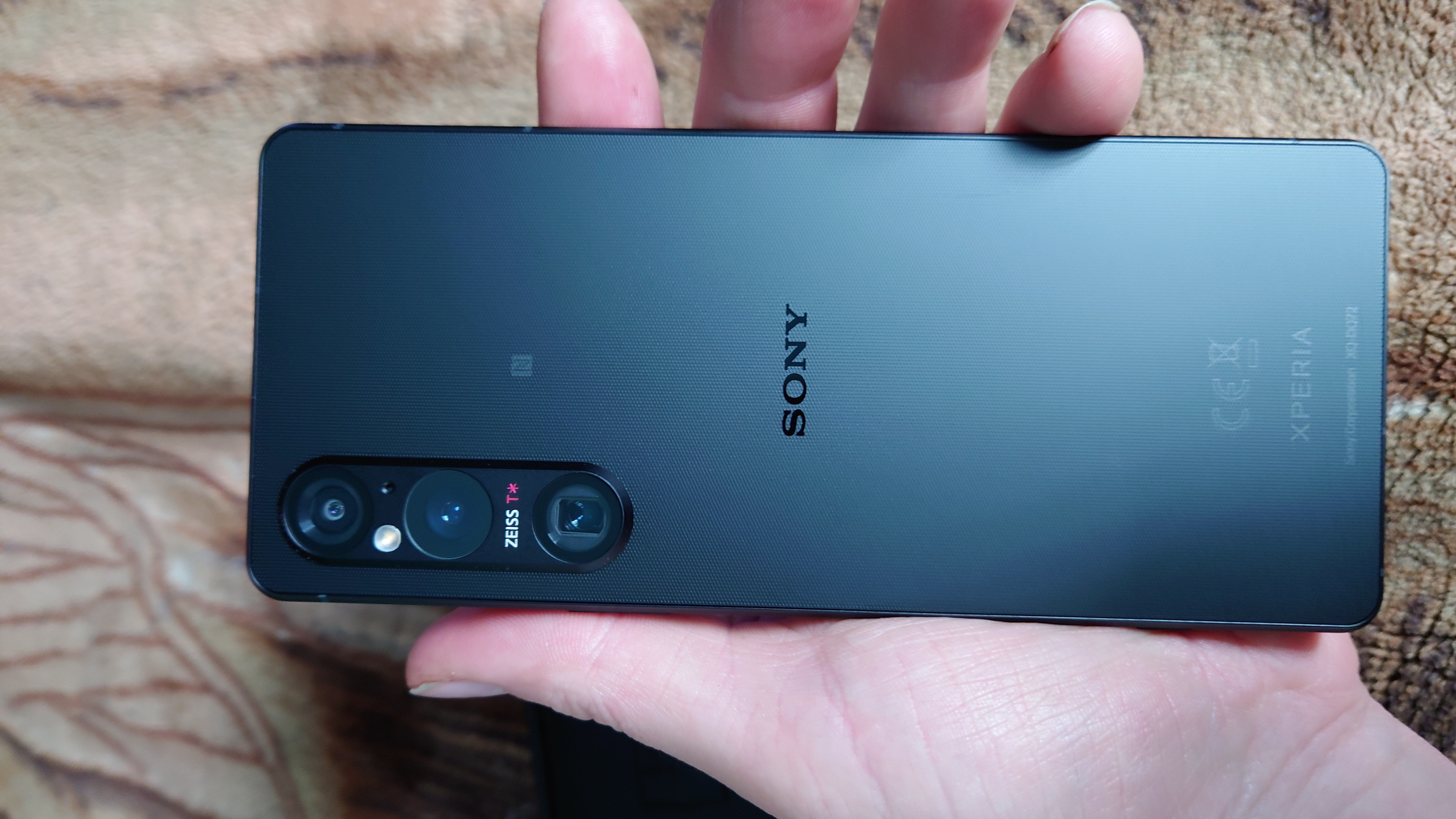 Sony Xperia 1 V 12/256Gb Черный Global Version, купить в Москве, цены в  интернет-магазинах на Мегамаркет