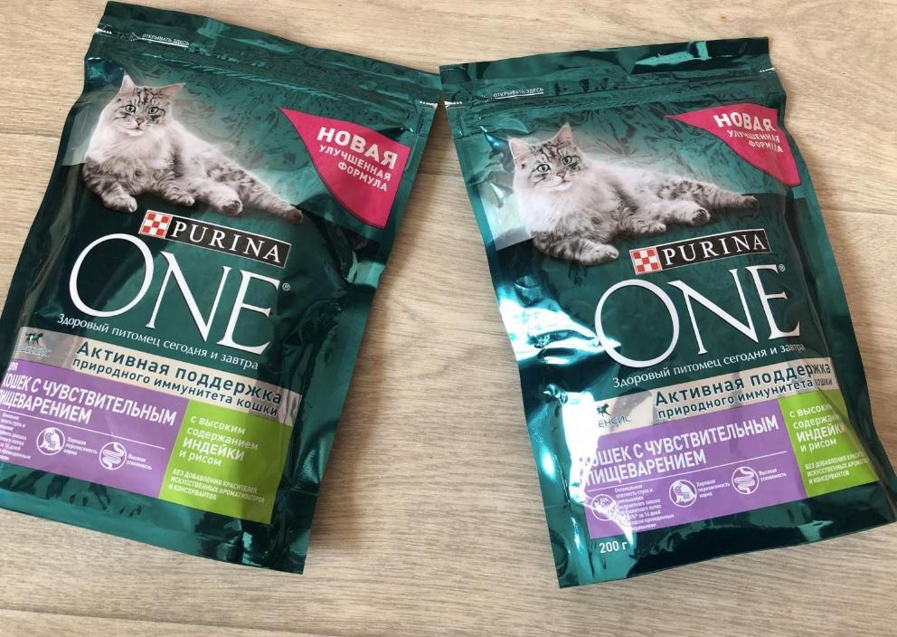 Корм для чувствительного пищеварения. Purina one белая пачка. Корм Пурина уан лакомства. Пурина Ван для чувствительного. Корм Пурина для кошек с чувствительным пищеварением.