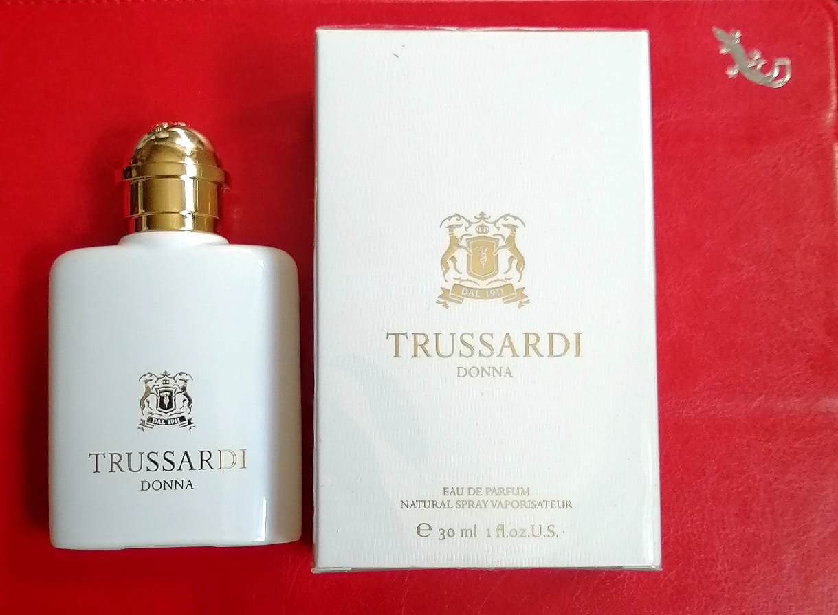 Купить парфюмерная вода Trussardi Donna 30 мл, цены на Мегамаркет |  Артикул: 100023978227