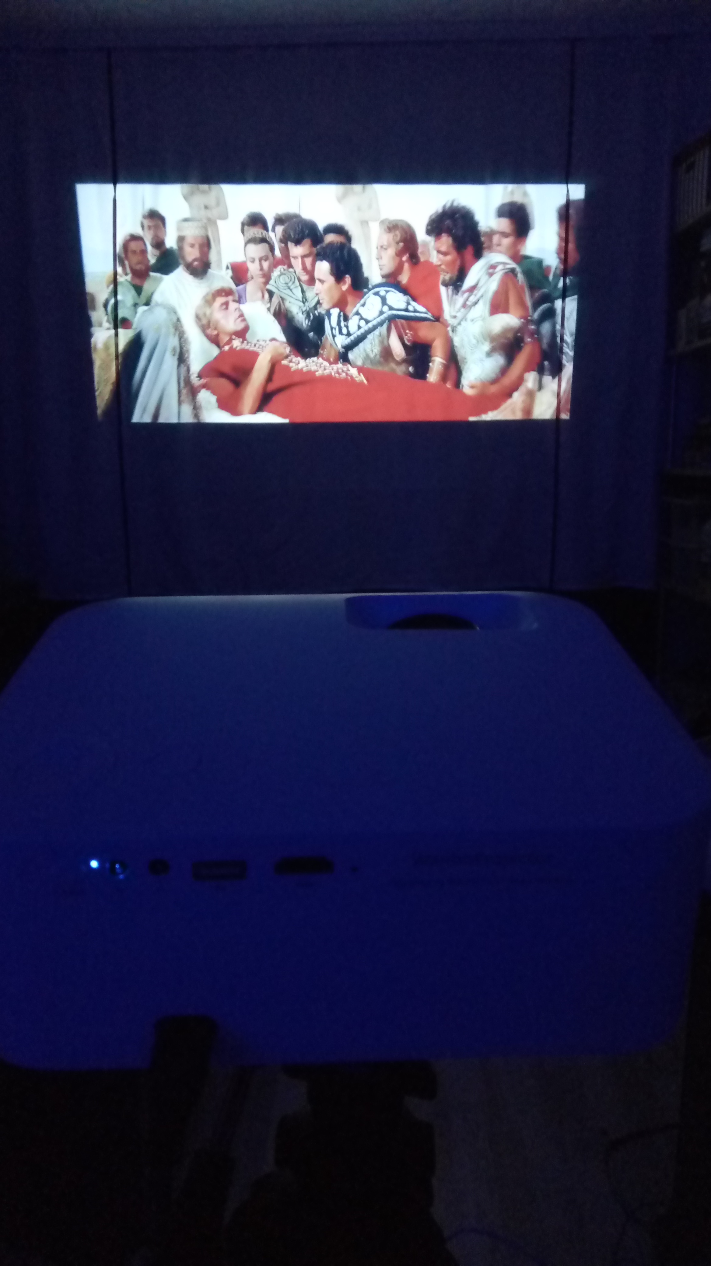 Проектор Wanbo Projector X1 White (WB-TX1) - отзывы покупателей на  Мегамаркет