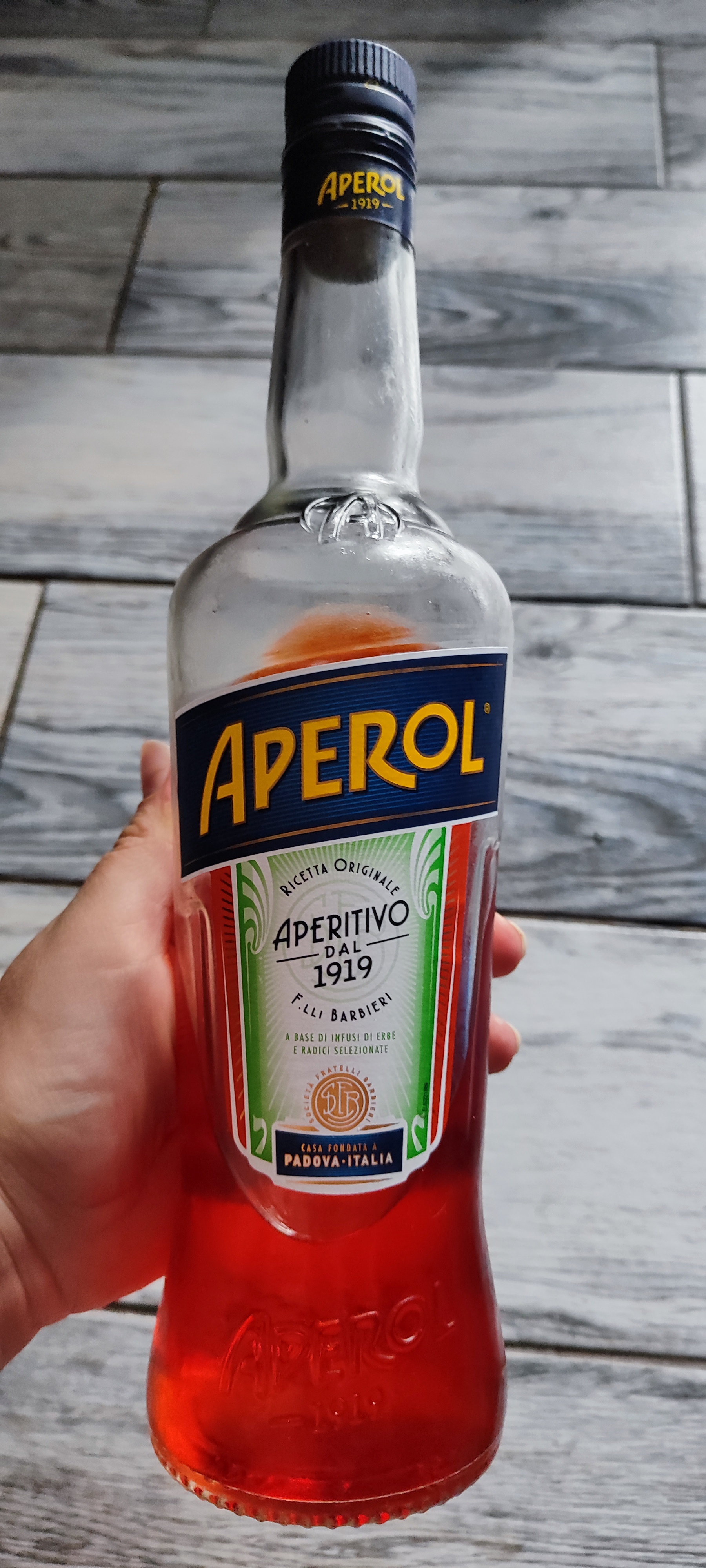 Неповторимый оранжевый – рассказываем о легендарном коктейле Aperol Spritz