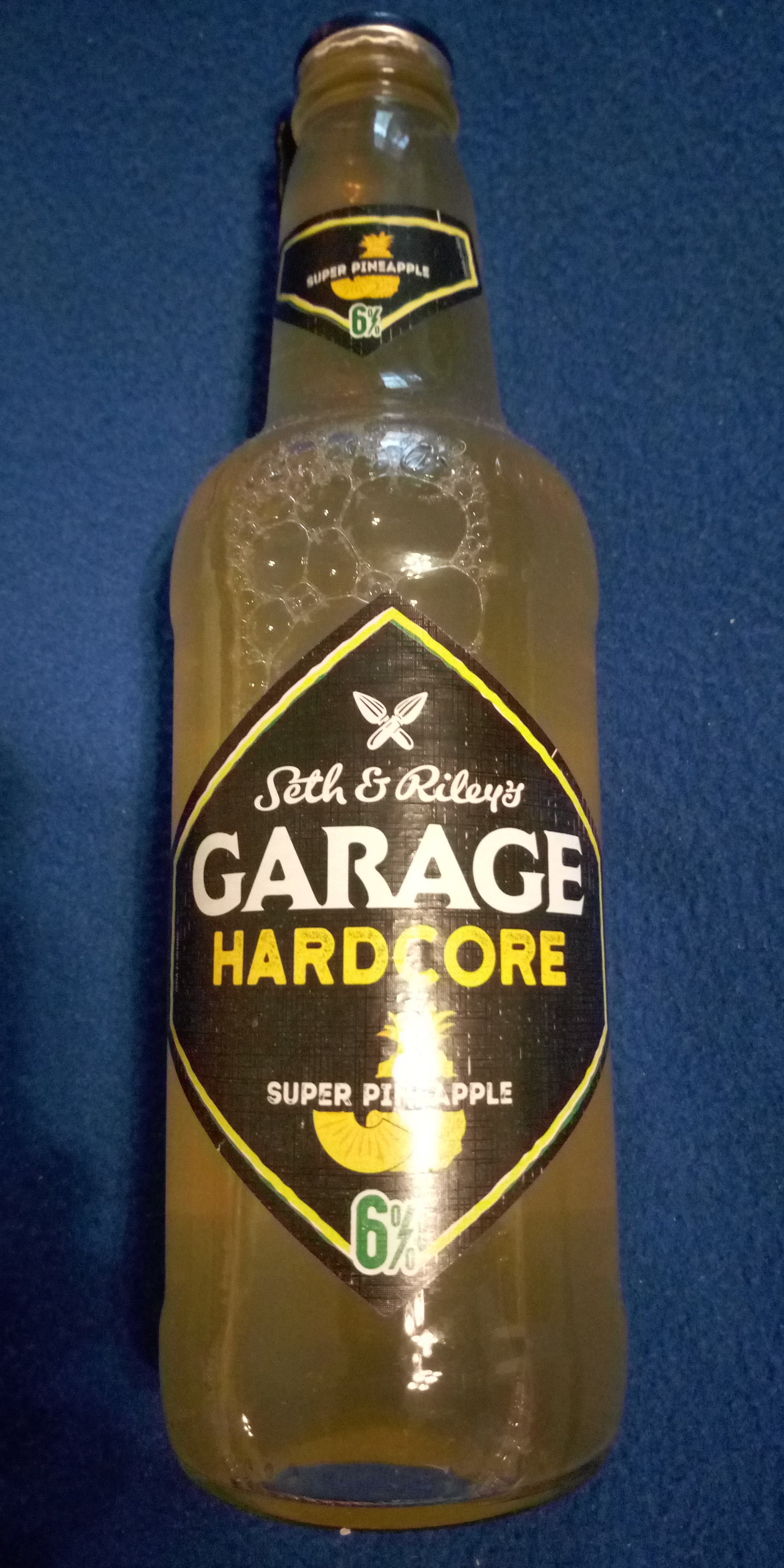 Пивной напиток Seth & Rileys Garage Hardcore Pineapple светлый 0,4 л -  купить в МАГНИТ алкоголь - СберМаркет, цена на Мегамаркет