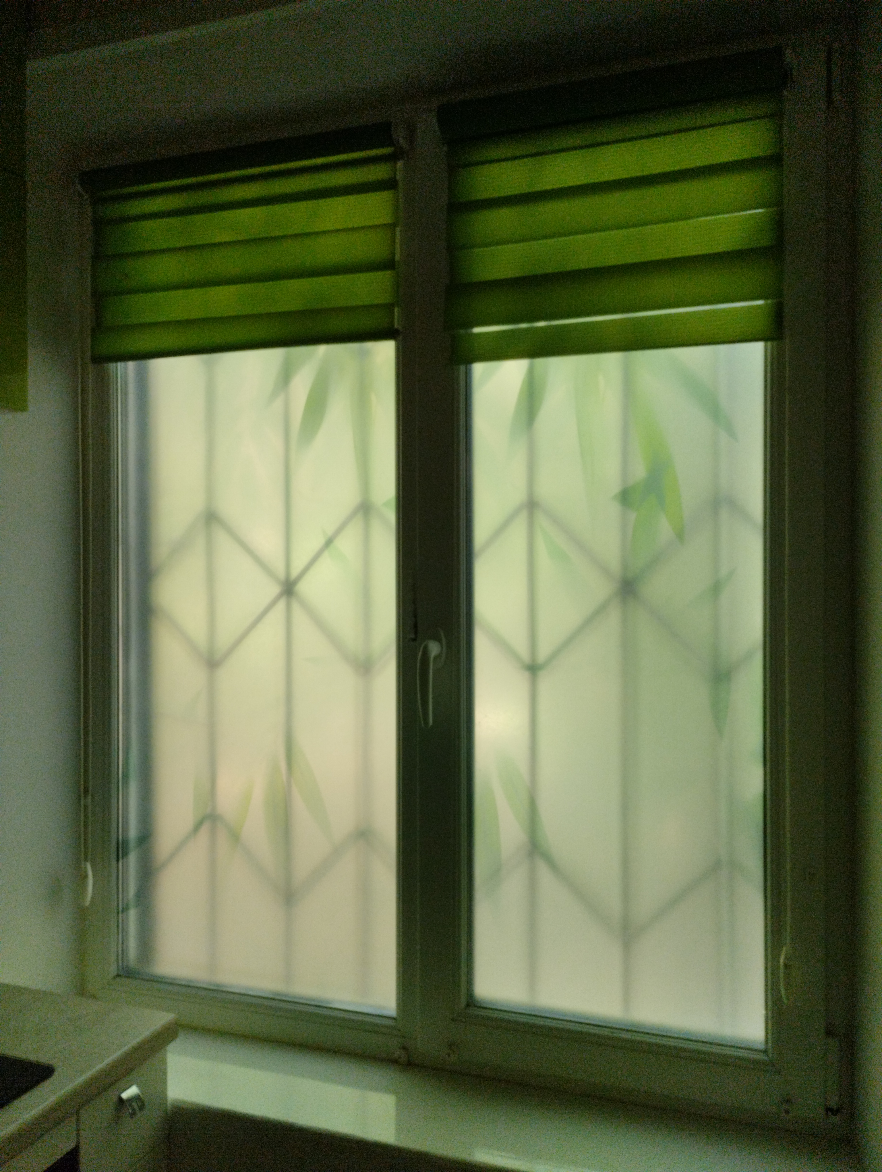 Вариант пленки с витражным эффектом