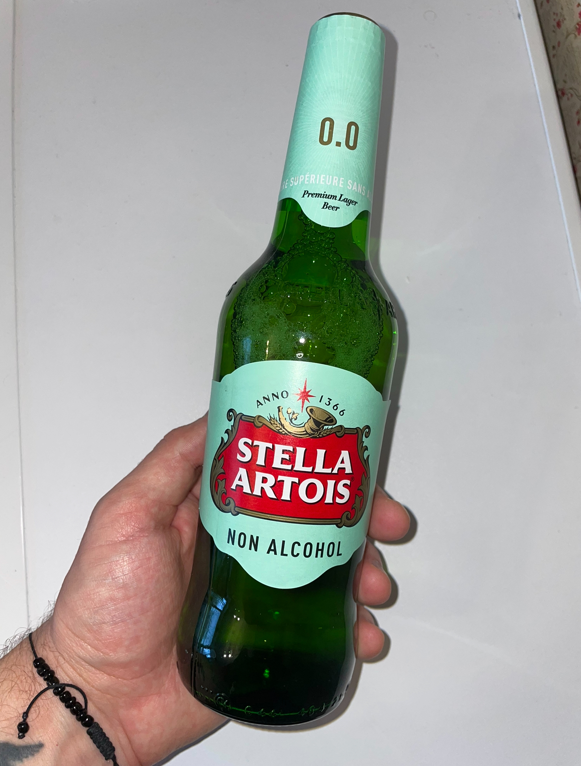 Купить пиво Stella Artois безалкогольное ячменное пастеризованное 0,44 л,  цены на Мегамаркет | Артикул: 100029009051