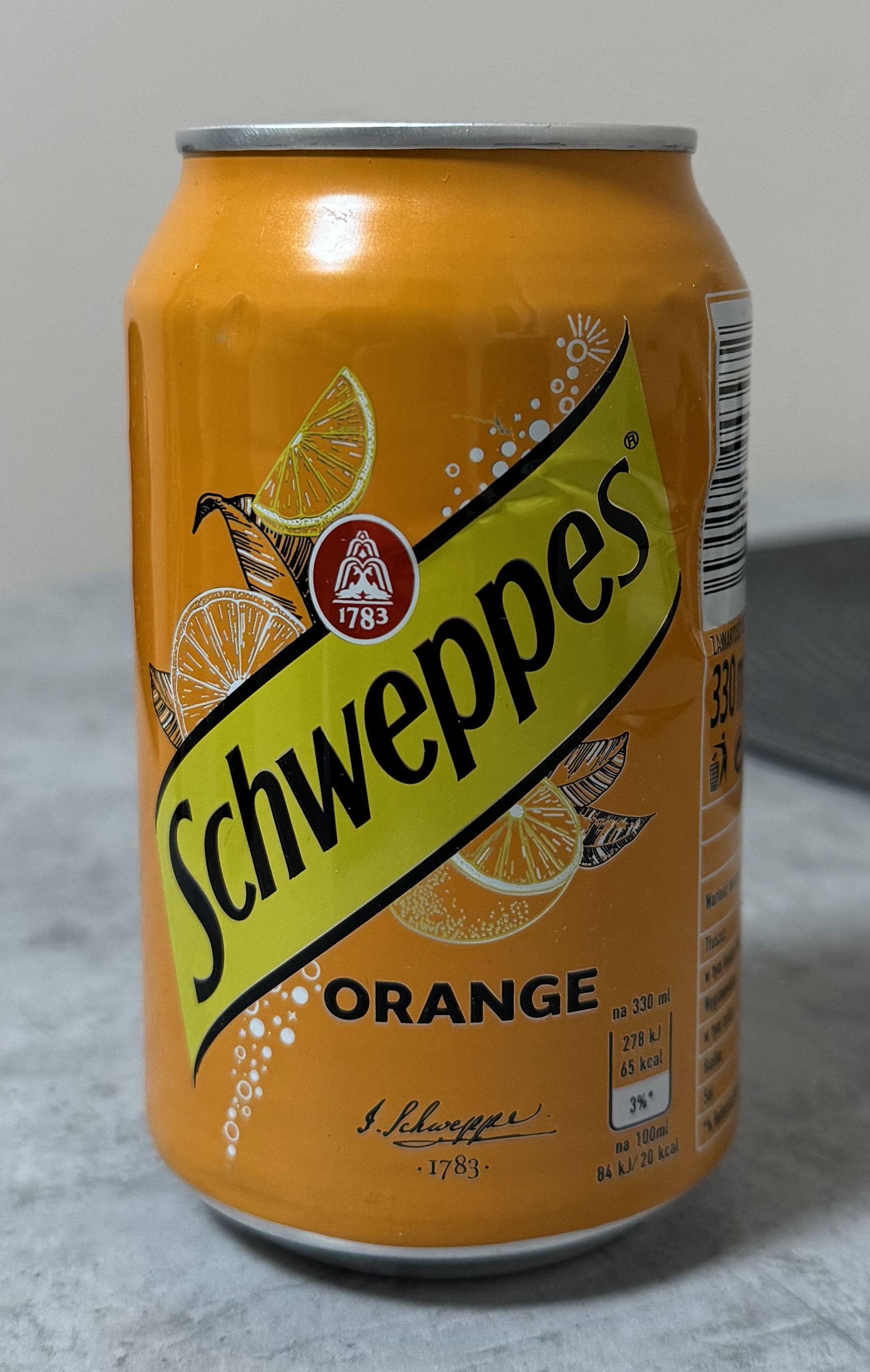 Купить напиток сильногазированный Schweppes Orange жестяная банка 0,33 л,  цены на Мегамаркет | Артикул: 100023688445