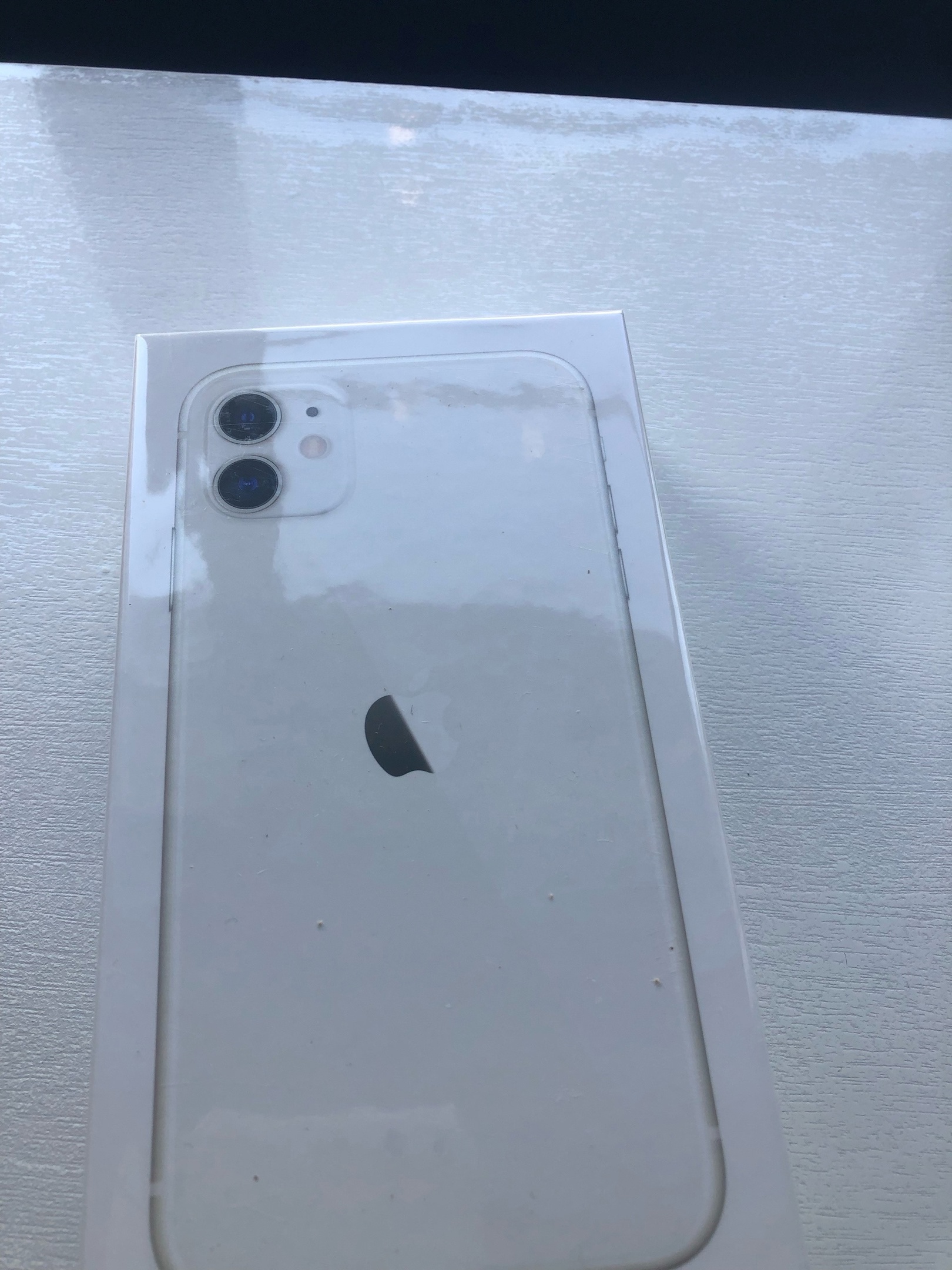 Смартфоны Apple iPhone 11 128Gb white (MHDJ3LZ/A) - отзывы покупателей на  маркетплейсе Мегамаркет | Артикул: 100056553627