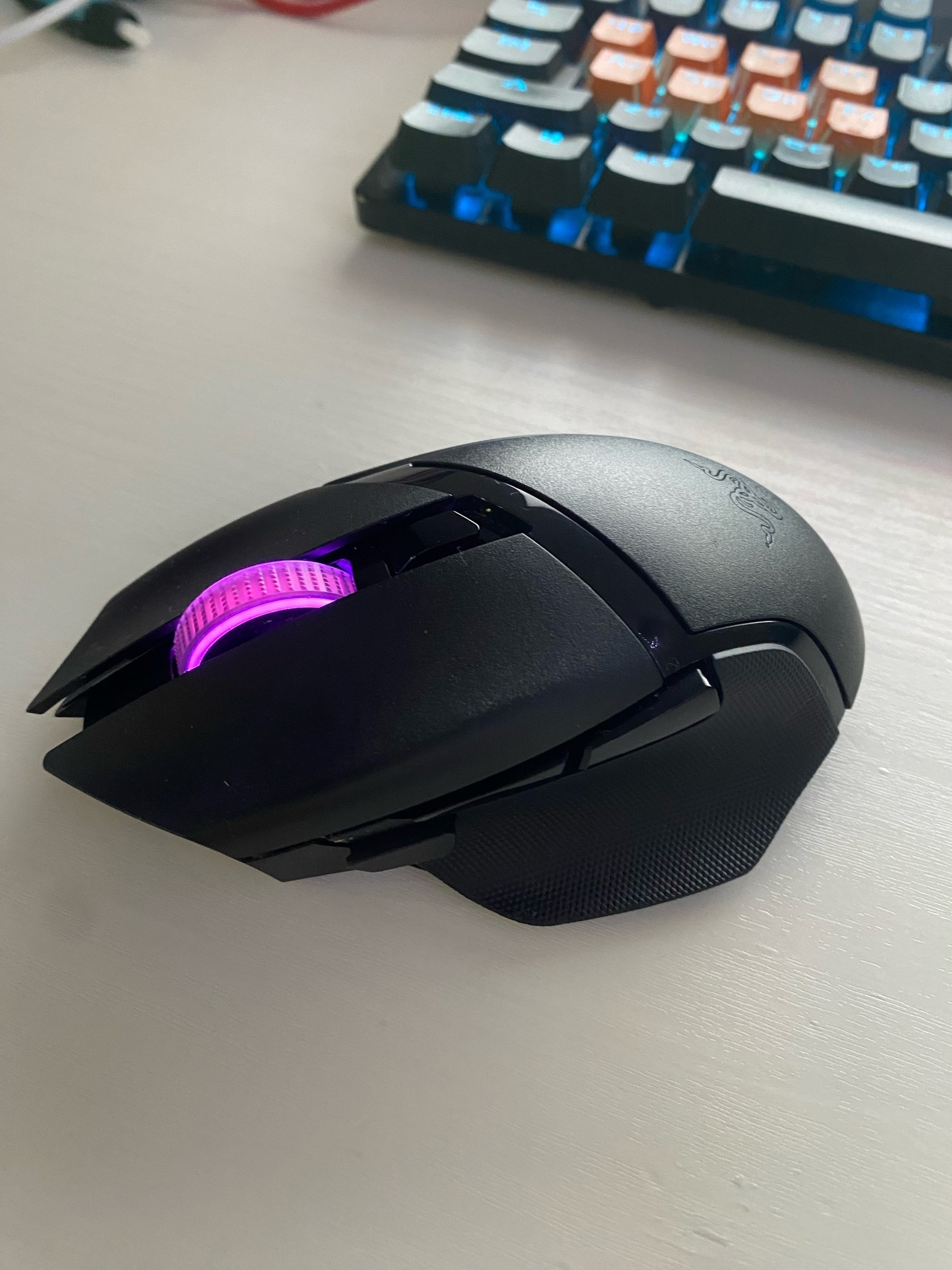 Беспроводная игровая мышь Razer Basilisk V3 X HyperSpeed черный  (RZ01-04870100-R3G1), купить в Москве, цены в интернет-магазинах на  Мегамаркет