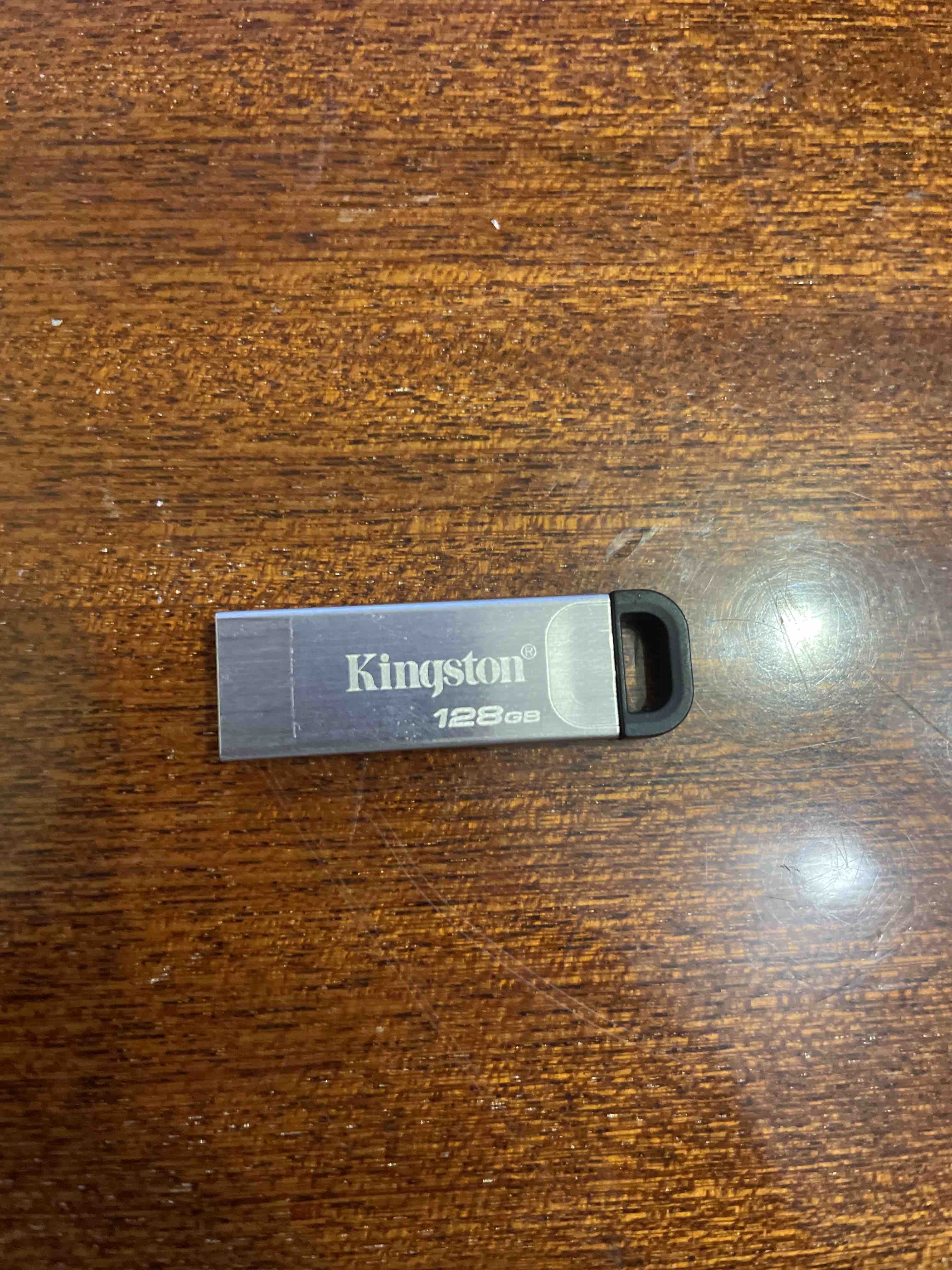 Флешка Kingston DataTraveler Kyson 256ГБ Silver (DTKN/256GB) - отзывы  покупателей на Мегамаркет | 100028404618