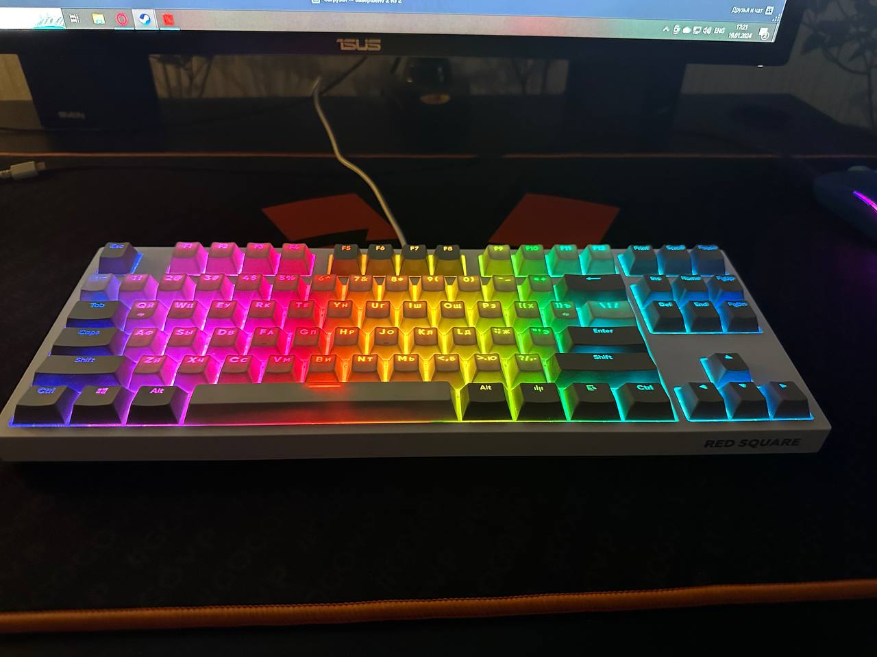 Red square keyrox tkl раскладка