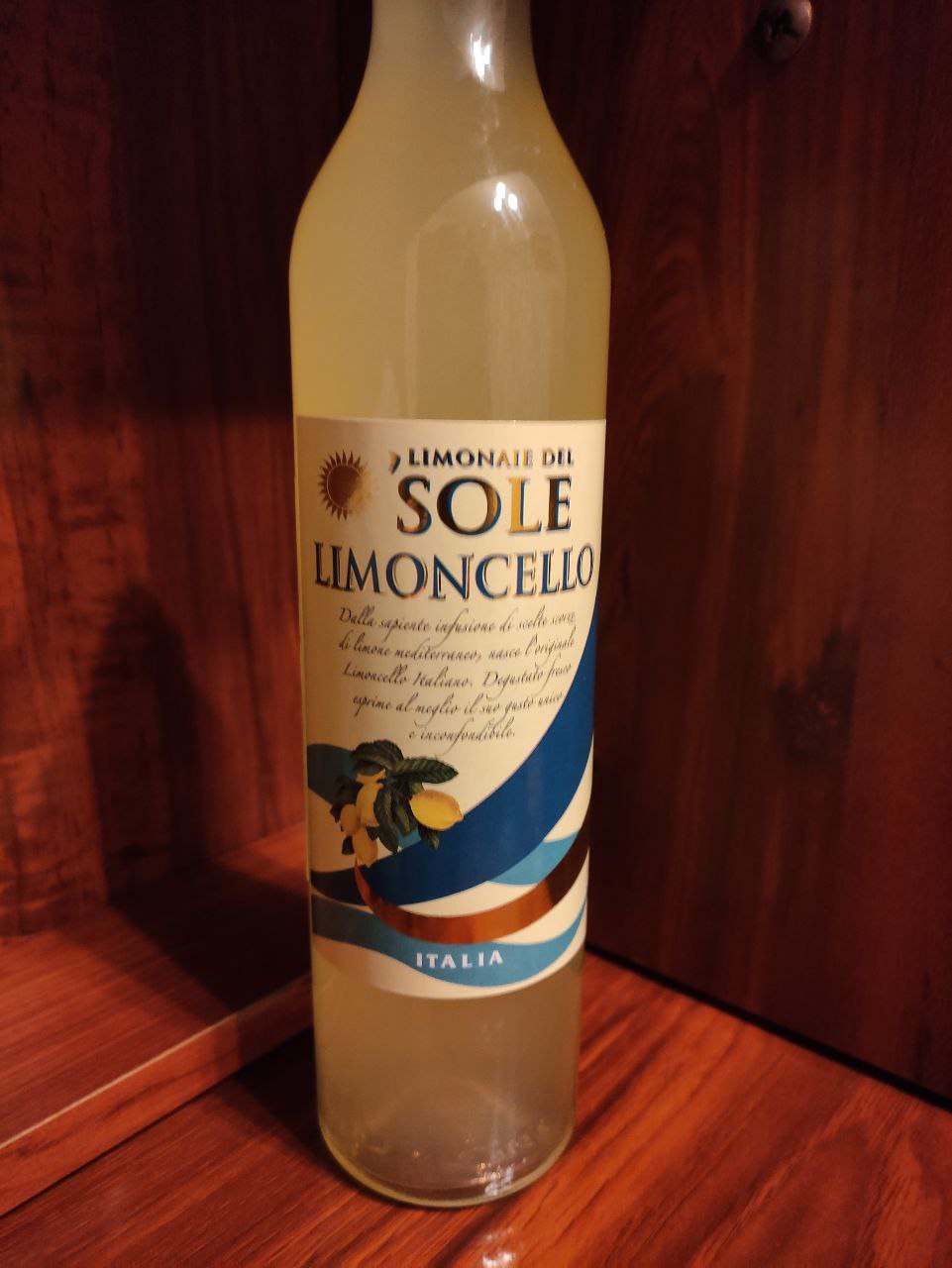 Limonaie del o sole. Ликер лимончелло занин. 5 л. О соле о соле мио. Лимончелло ликер состав.