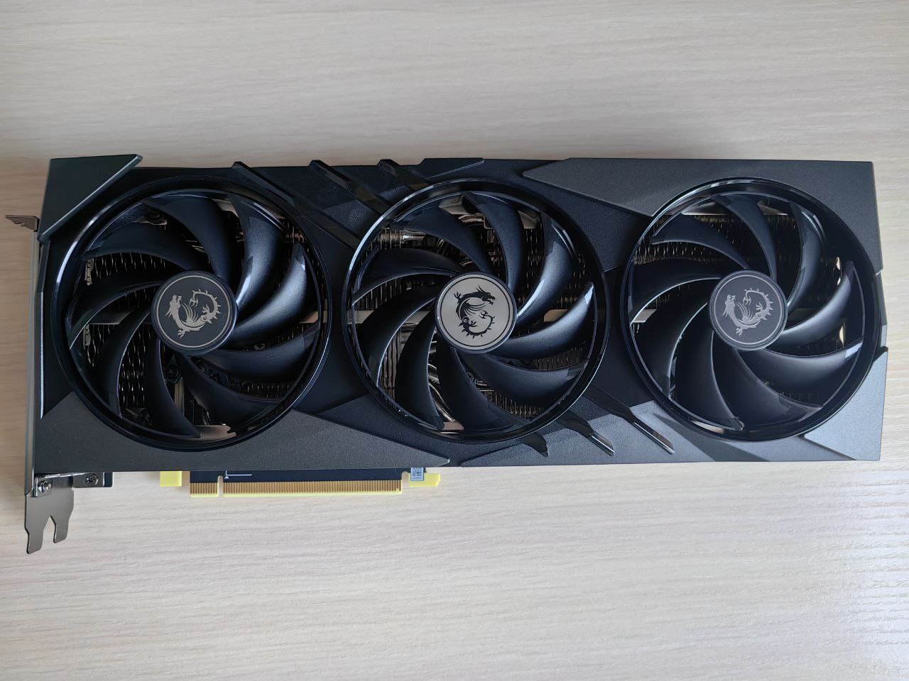 Видеокарта MSI NVIDIA RTX 4070 Ti GAMING X SLIM 12G - отзывы покупателей на  маркетплейсе Мегамаркет | Артикул: 600013544911