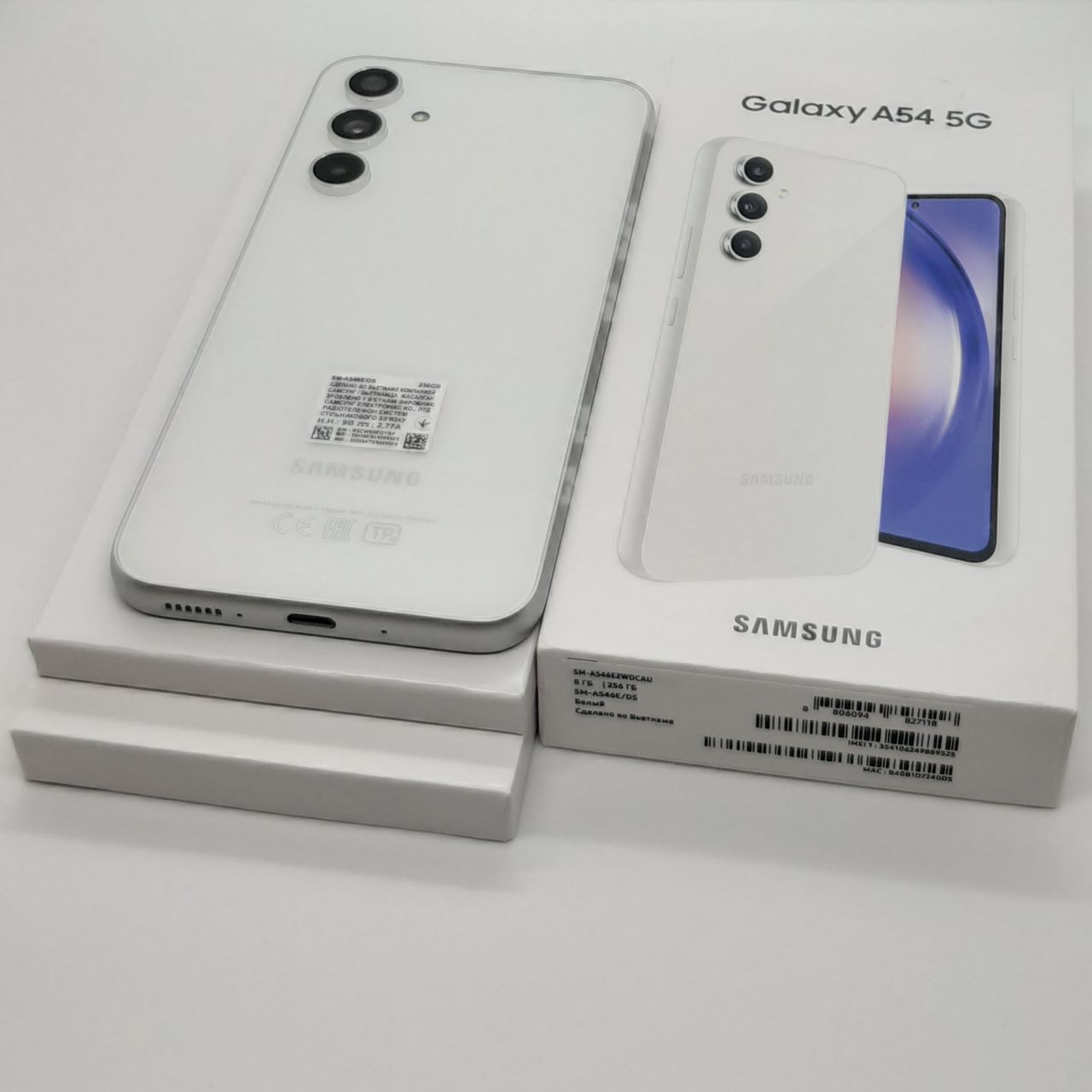 Смартфон Samsung Galaxy A54 8/256GB White (SM-A546EZWDCAU), купить в  Москве, цены в интернет-магазинах на Мегамаркет