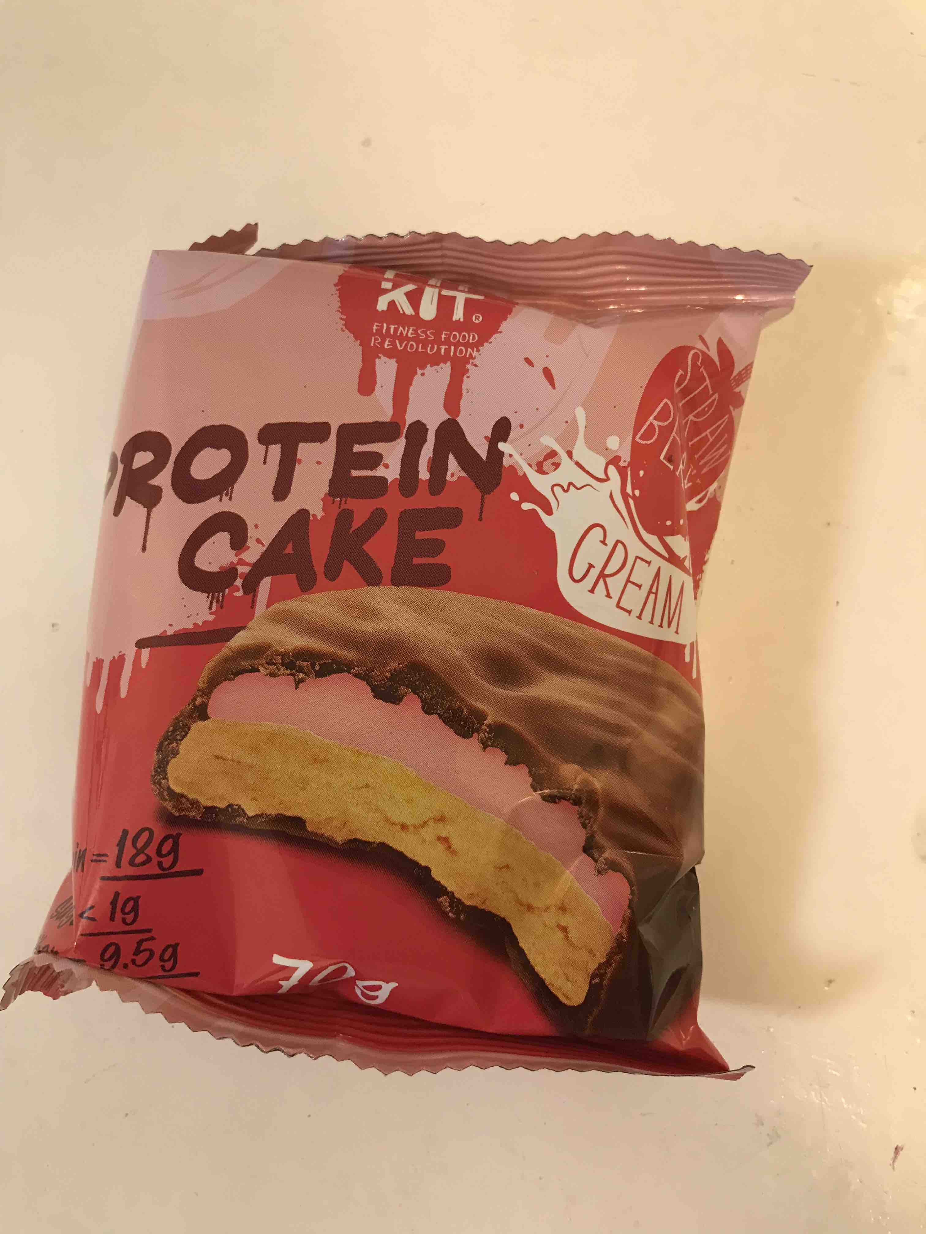 Протеиновое печенье Fit Kit Protein Cake клубника со сливками 70 г - отзывы  покупателей на Мегамаркет | 100024900920