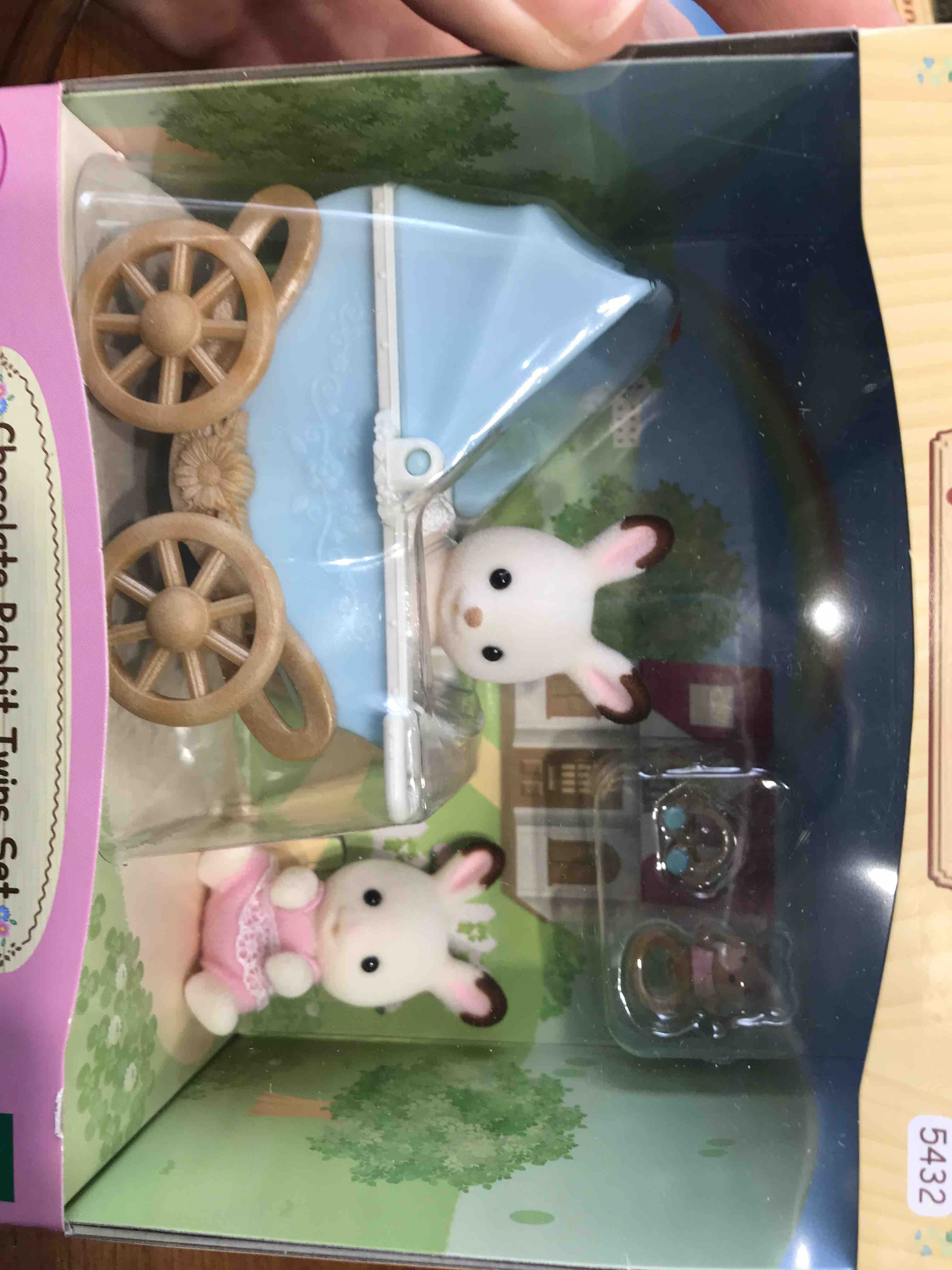 Отзывы о игровой набор Sylvanian Families Шоколадные Кролики-двойняшки 5432  - отзывы покупателей на Мегамаркет | игровые наборы и фигурки 5432 -  600003681181