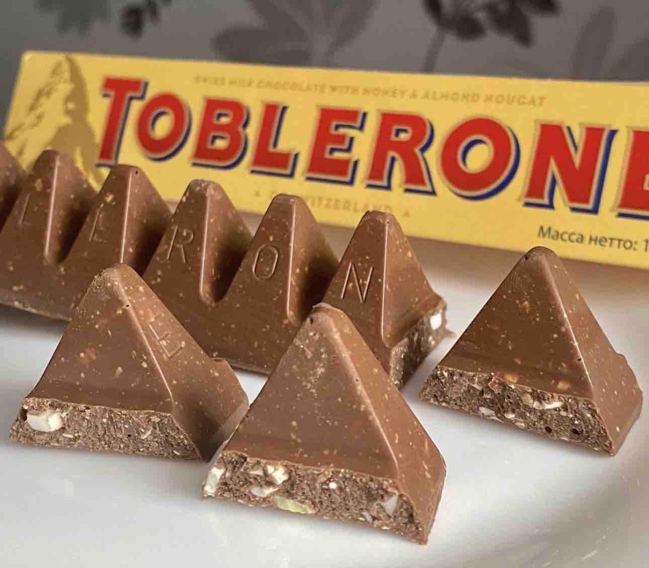 Шоколад пирамидками Toblerone