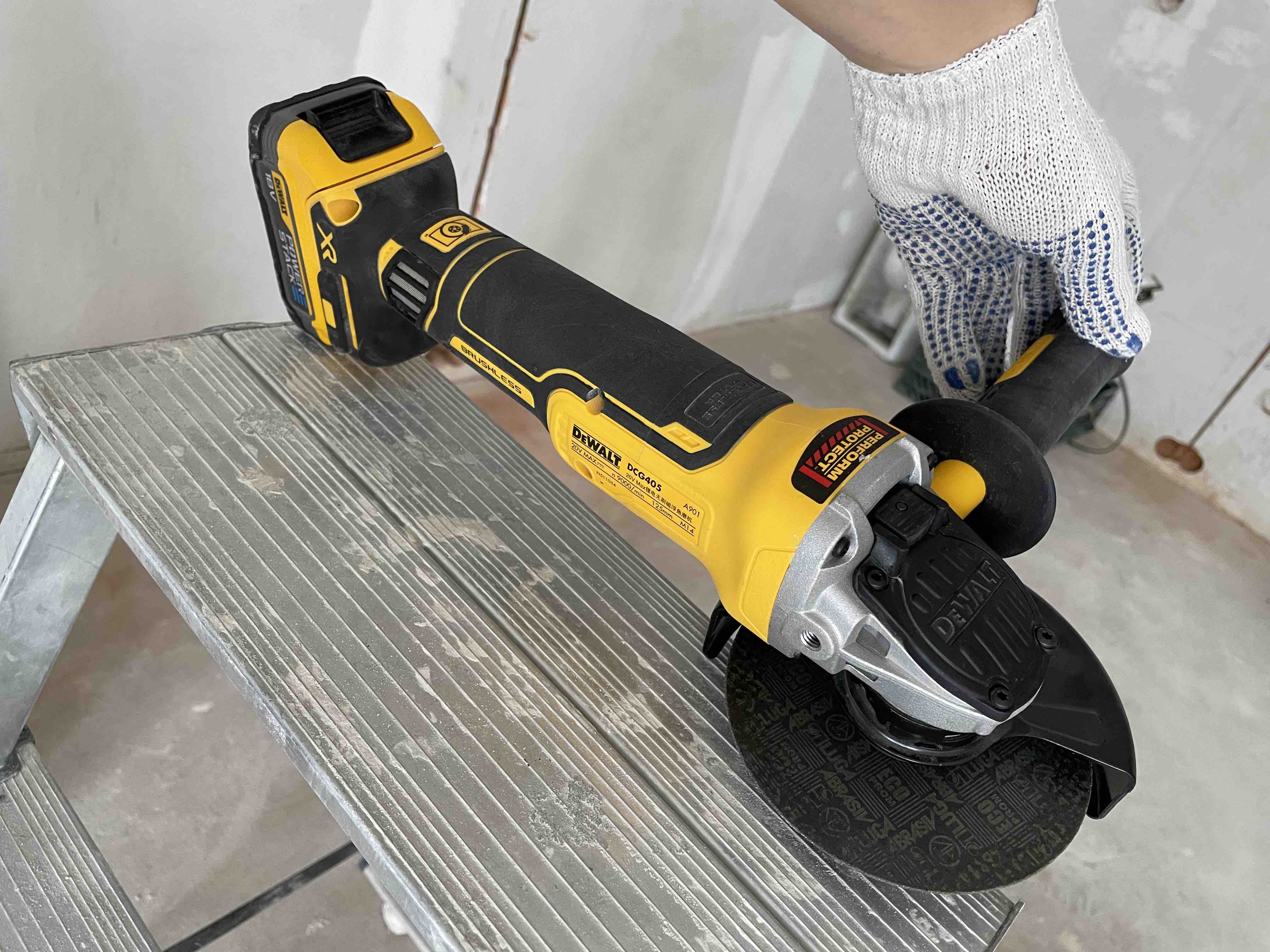 Dcg405 dewalt on sale