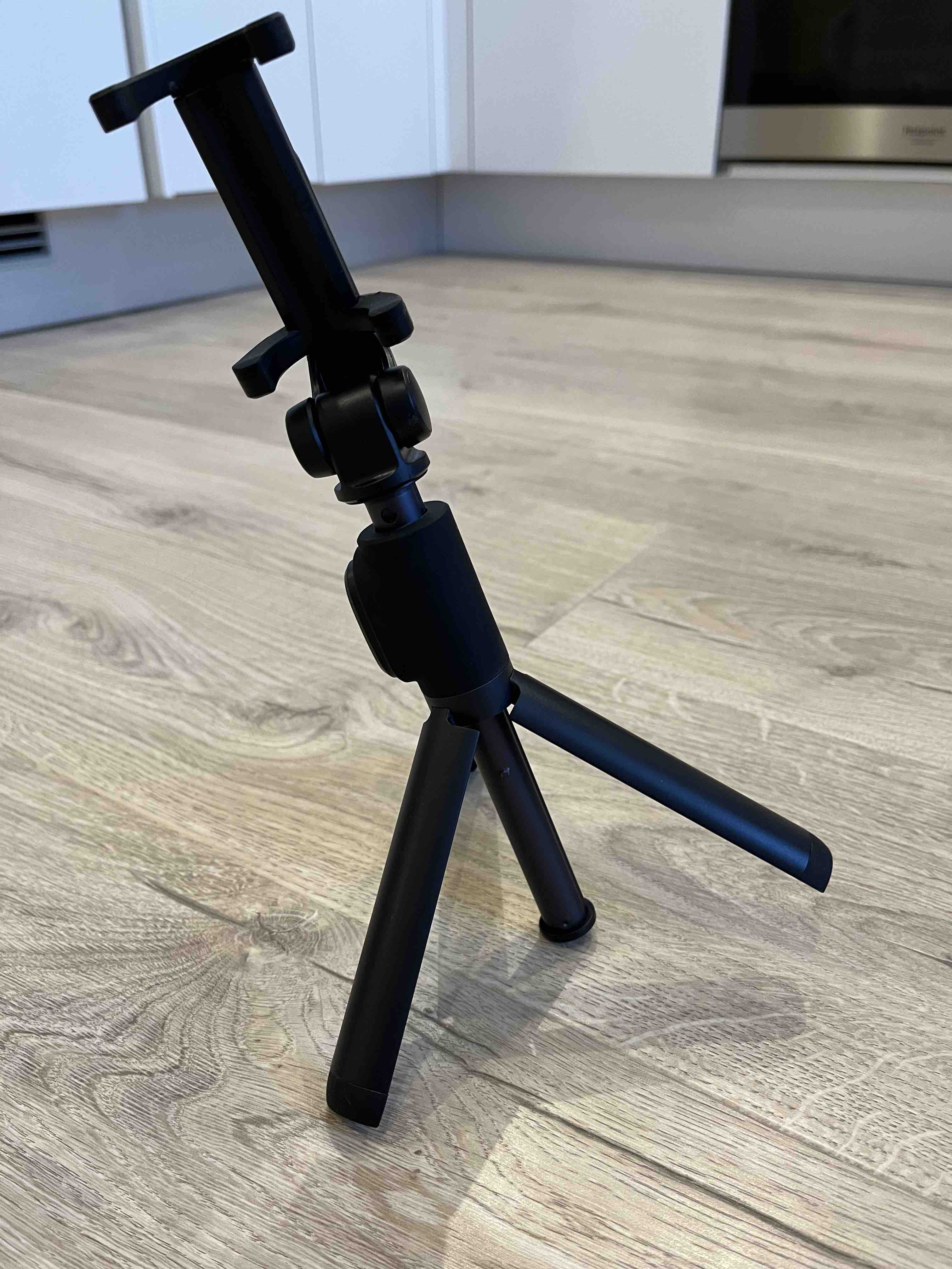 Трипод Xiaomi Mi Selfie Stick Tripod Black (XMZPG01YM) - отзывы покупателей  на маркетплейсе Мегамаркет | Артикул: 100024189473