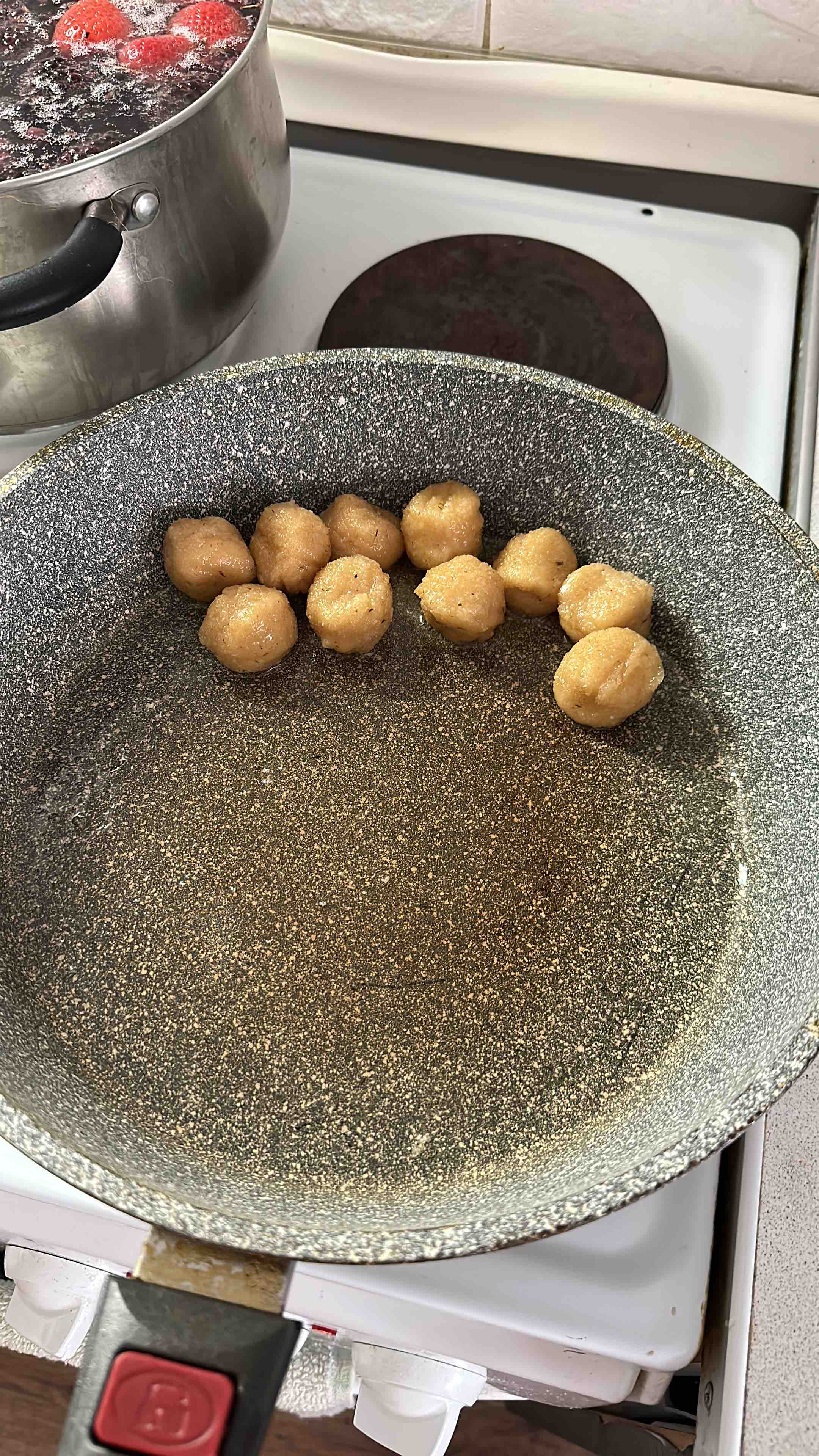 Хрустящие сырные шарики во фритюре в домашних условиях