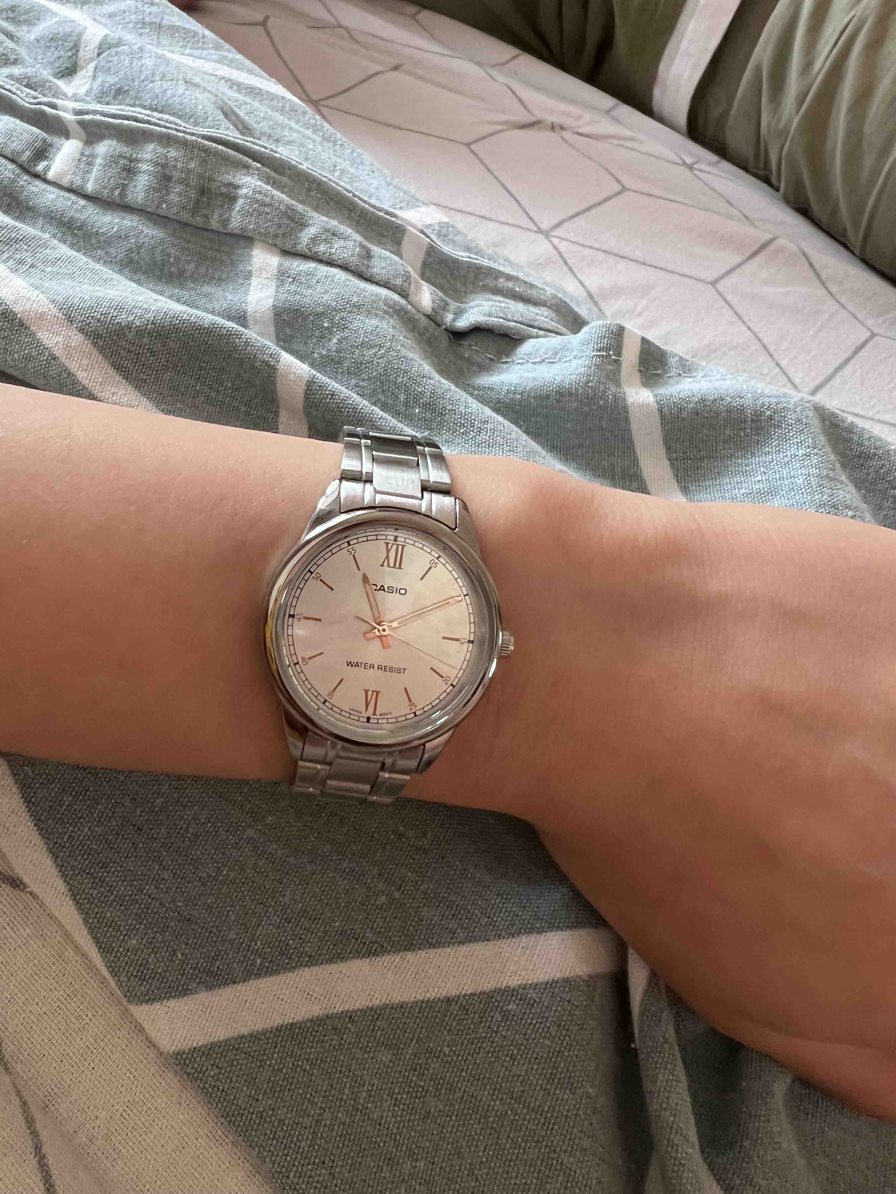 Наручные часы женские Casio LTP-V005D-7B2 серебристые - отзывы намаркетплейсе Мегамаркет