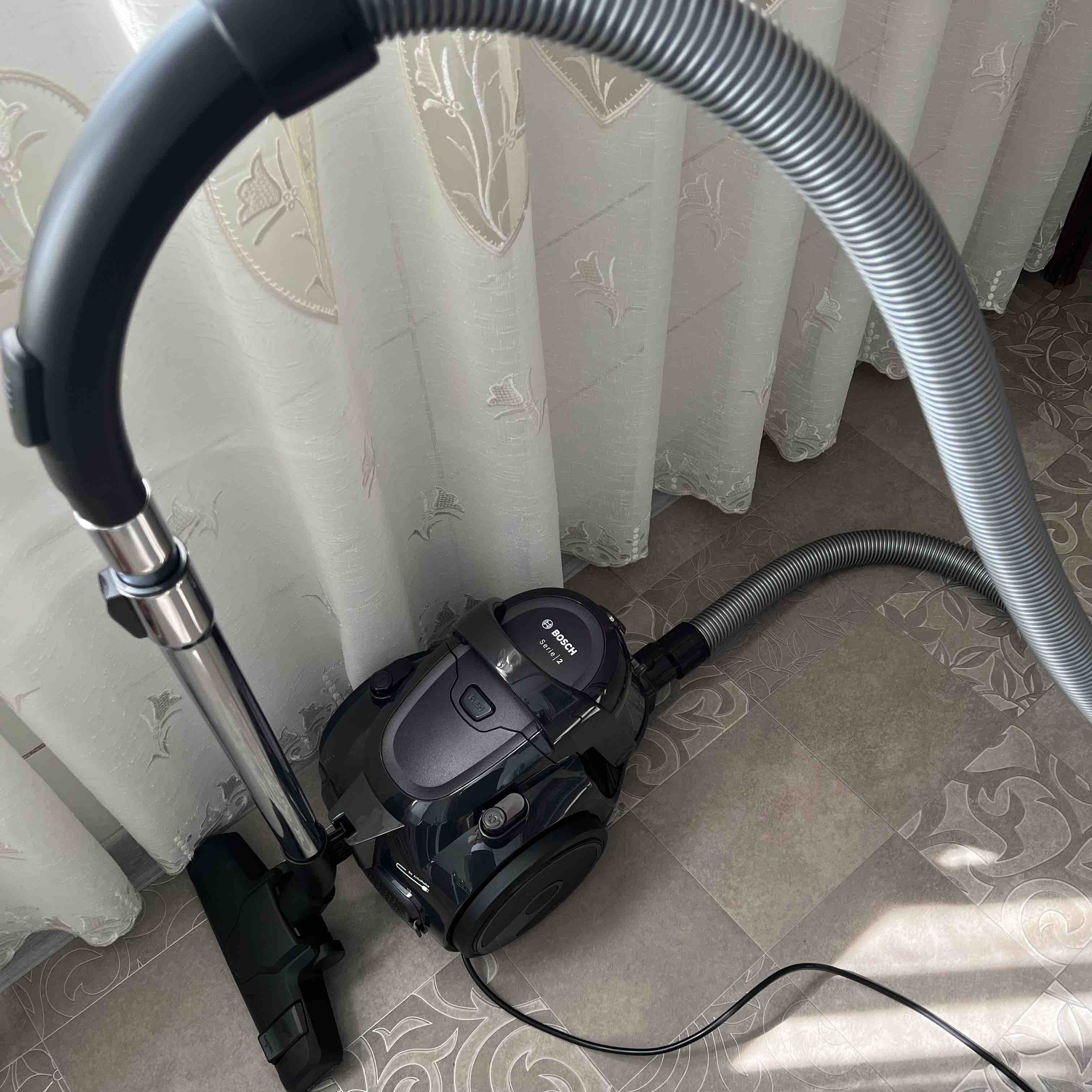 Пылесос Bosch BGC05AAA1 фиолетовый, купить в Москве, цены в интернетмагазинах на Мегамаркет