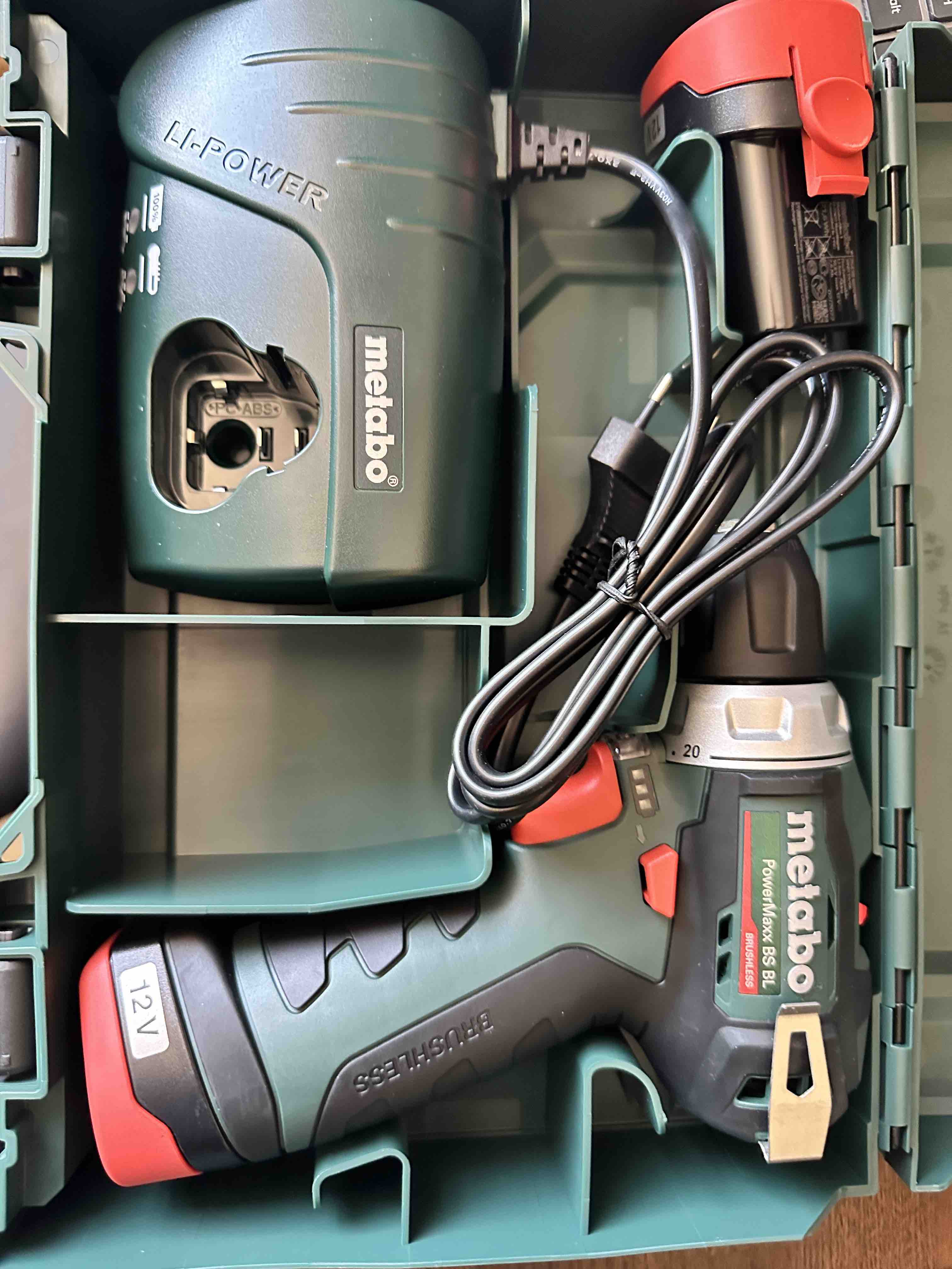 Аккумуляторная дрель-шуруповерт METABO PowerMaxx BS ВL 2х2.0,кейс  (601721500) купить в интернет-магазине, цены на Мегамаркет