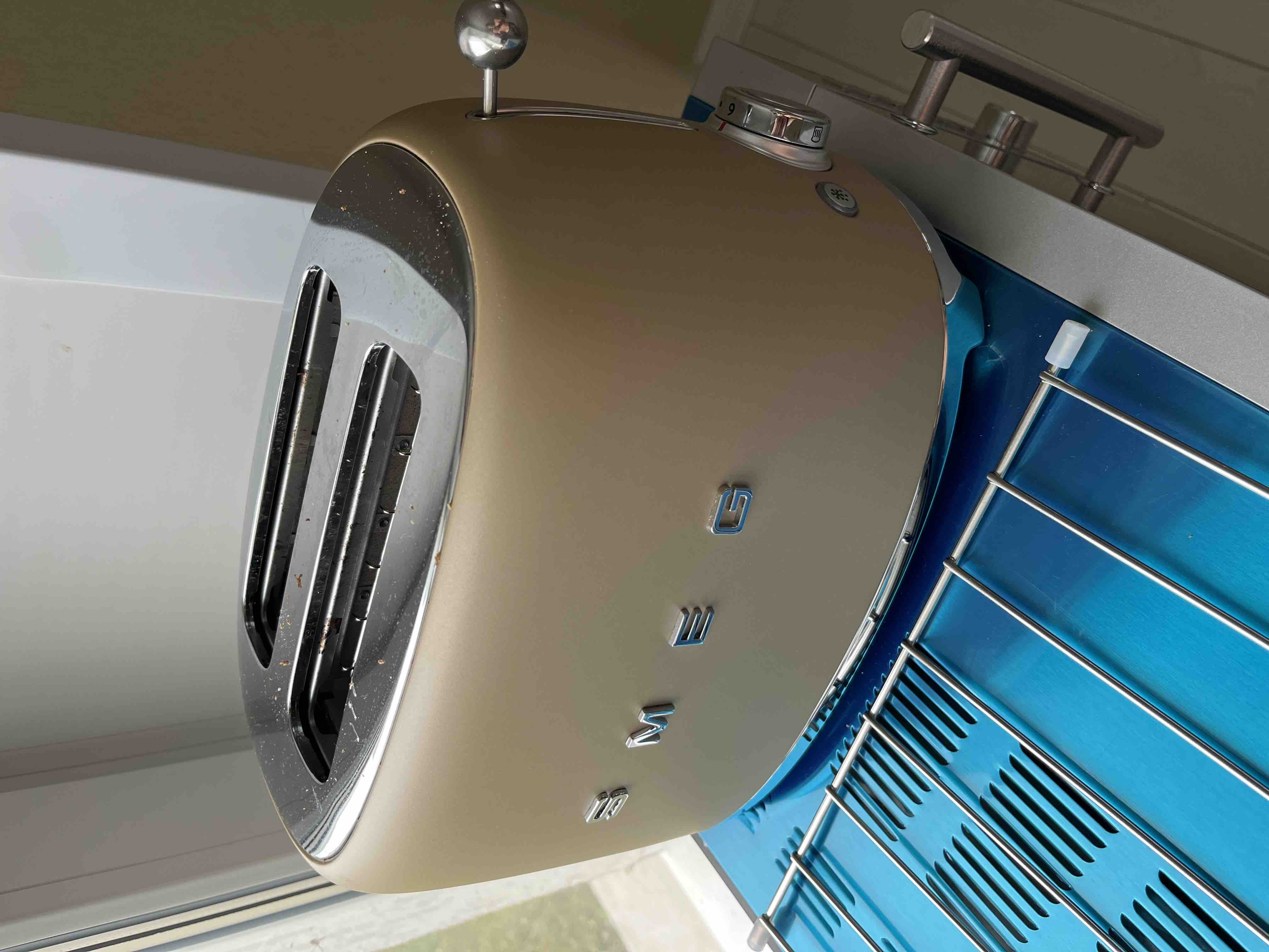 Тостер Smeg TSF01CHMEU Champagne - отзывы покупателей на маркетплейсе  Мегамаркет | Артикул: 100029957017