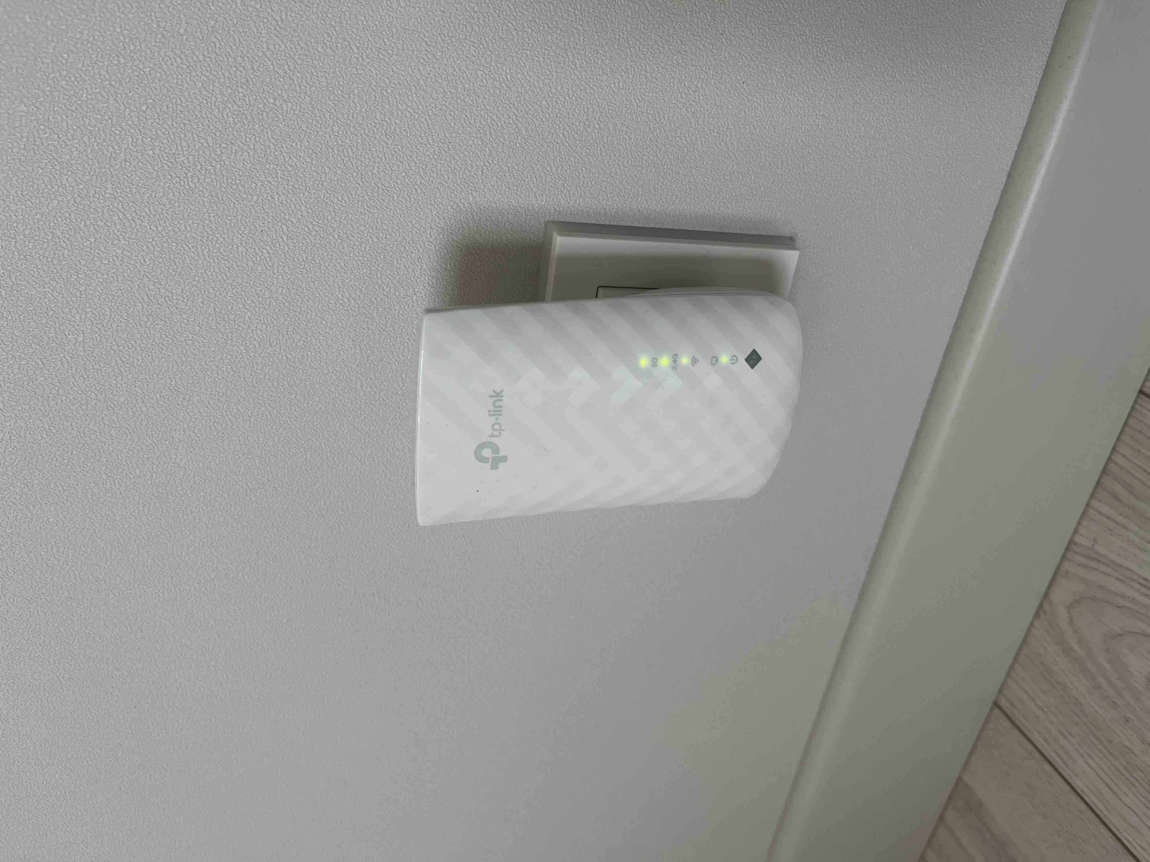 Ретранслятор Wi-Fi сигнала TP-LINK TP-LINK RE200(EU) Белый - отзывы  покупателей на маркетплейсе Мегамаркет | Артикул: 100000015438