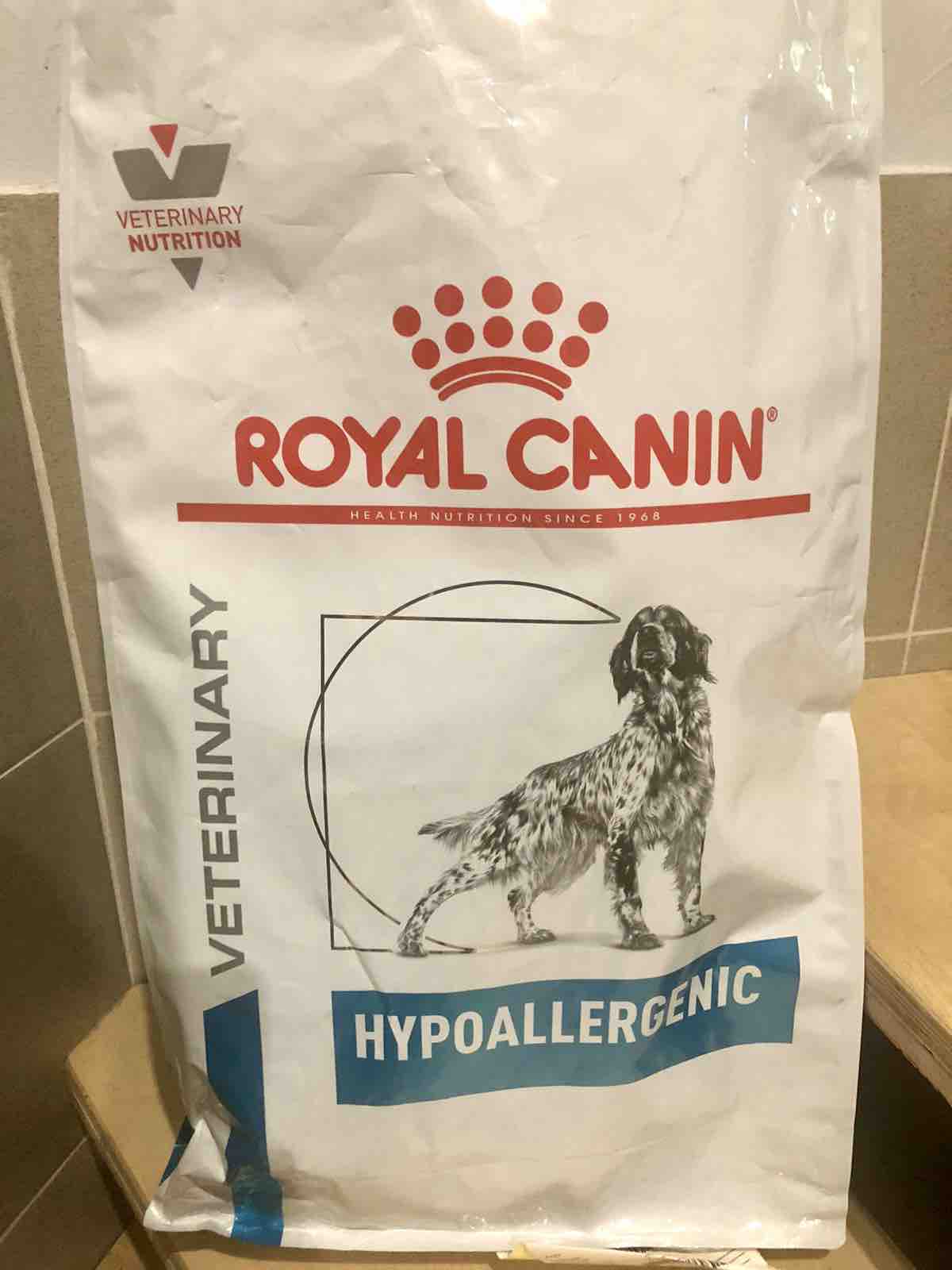 Роял канин гипоаллергенный отзывы. Royal Canin Hypoallergenic r25. Роял Канин Гипоаллердженик рекомендации по кормлению.