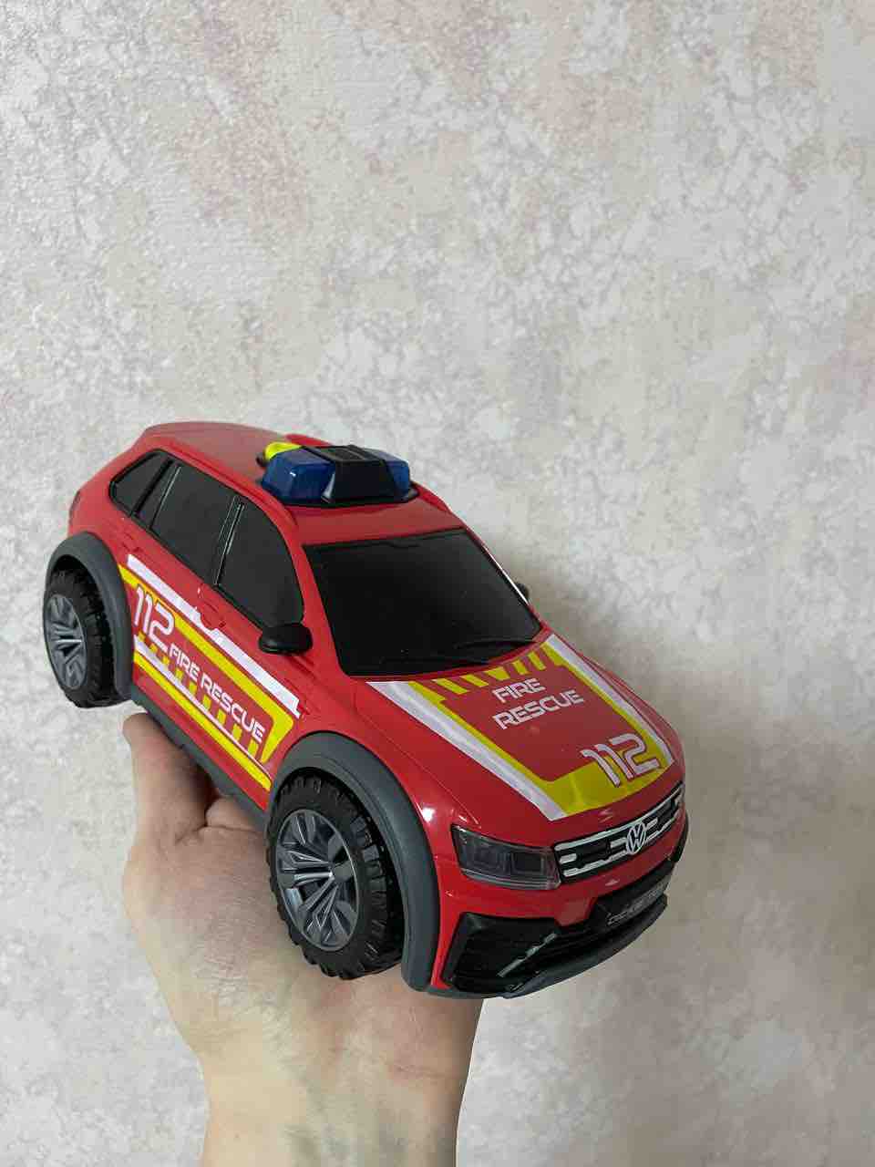 Купить пожарная машина Dickie Toys VW Tiguan R-Line 25 см 3714016 свет  звук, цены на Мегамаркет