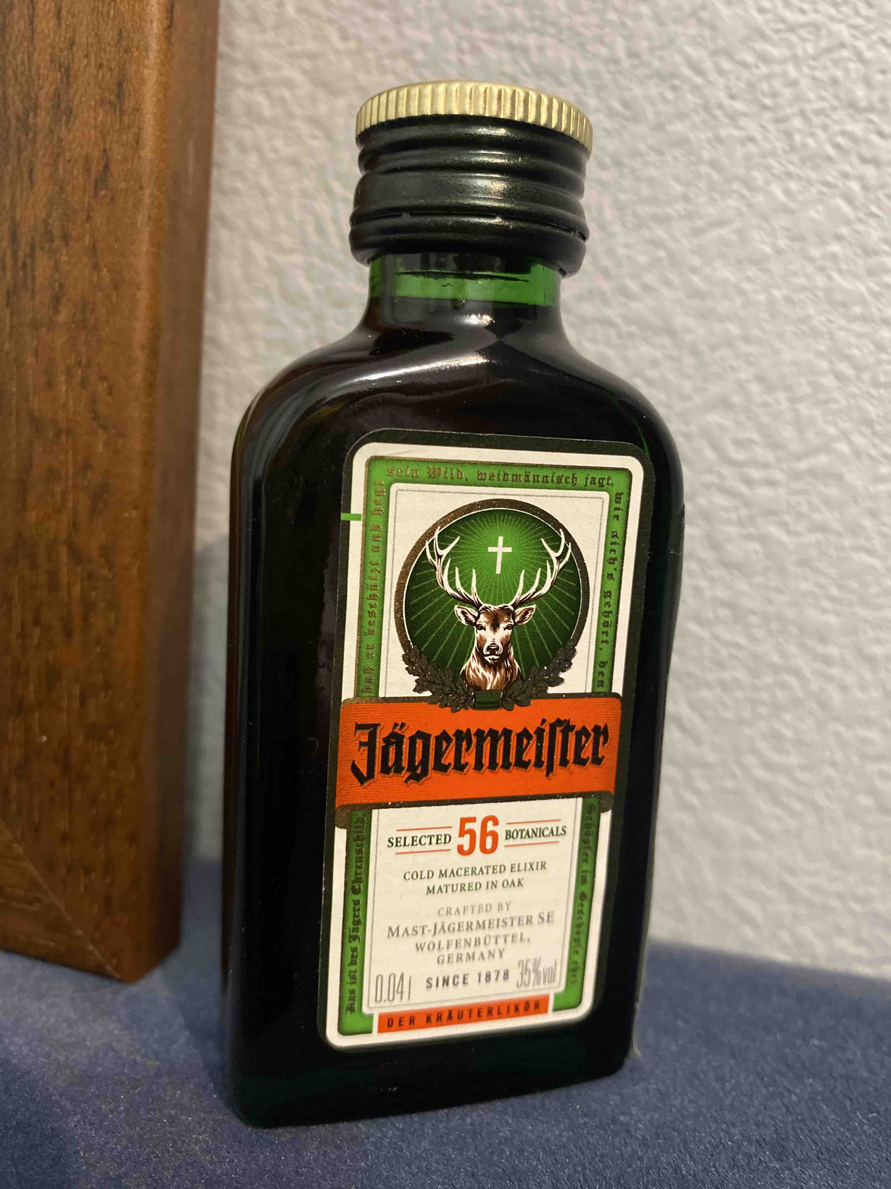 Ликер Jagermeister 35% 0,04 л - купить в Москве, цены на Мегамаркет |  100028140772