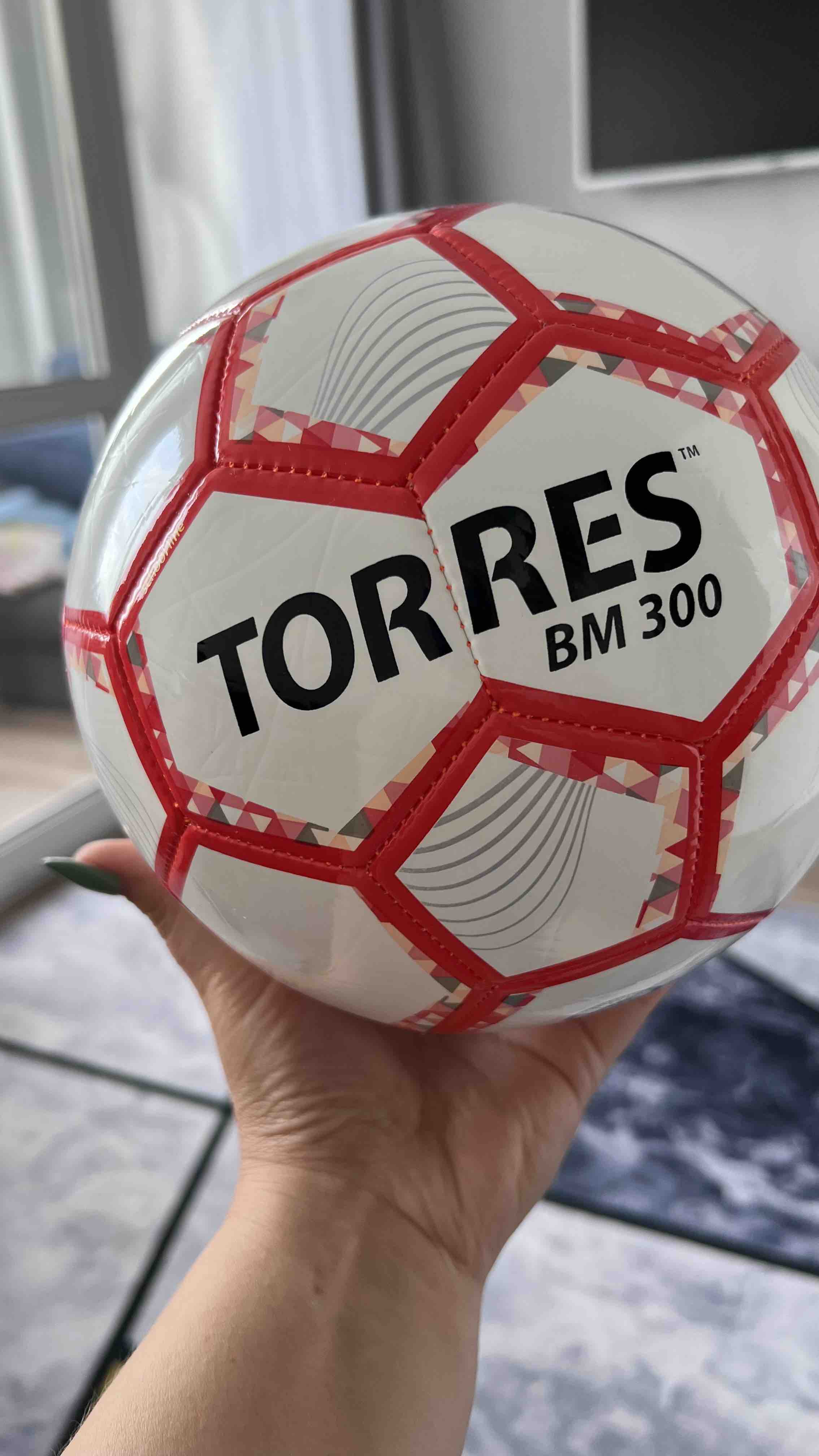 Футбольный мяч Torres BM 300 №4 white/red - отзывы покупателей на  Мегамаркет | 100025606731