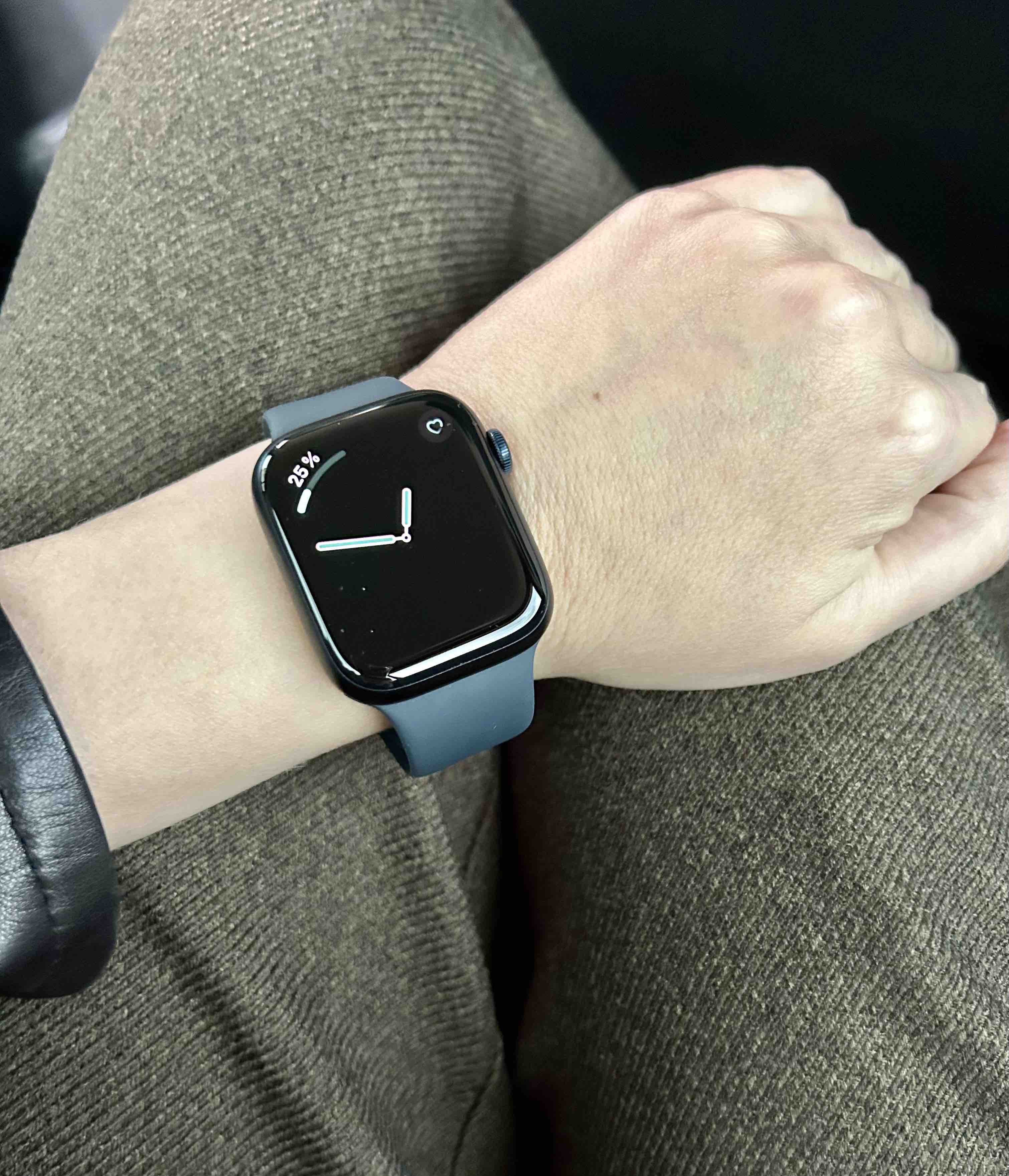 Смарт-часы Apple Watch Series 8 41 мм Aluminium Case, midnight Sport Band  S/M - отзывы покупателей на маркетплейсе Мегамаркет | Артикул: 100040000459